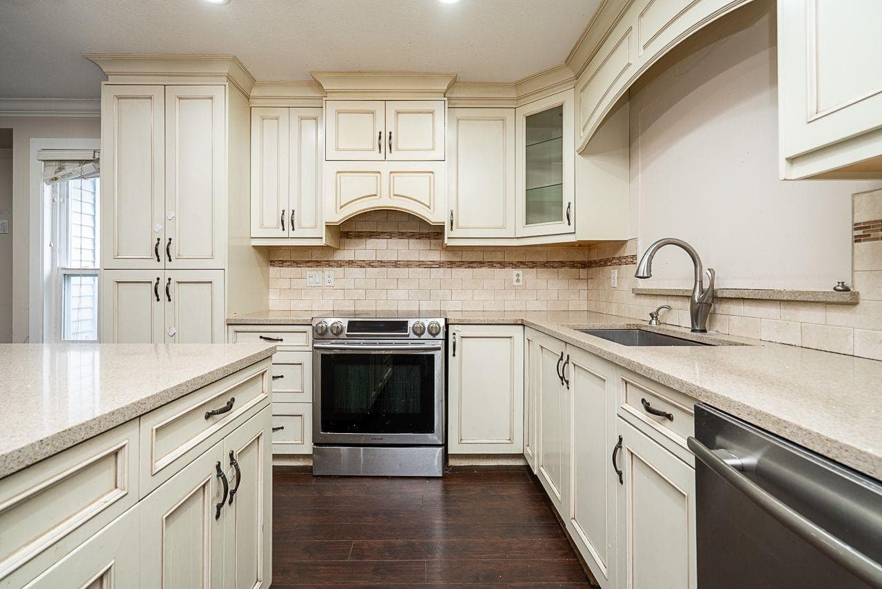 13032 61 Avenue, Surrey, V3X 2H5 — photo 4