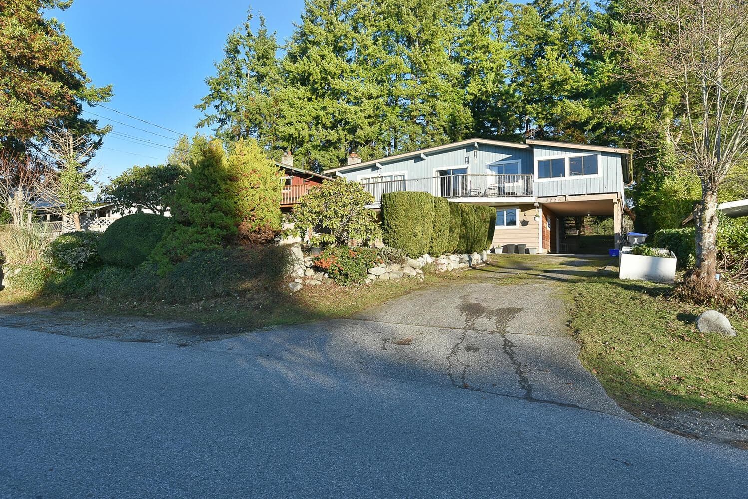4726 Laurel Avenue, Sechelt, V7Z 0E7 — photo 2