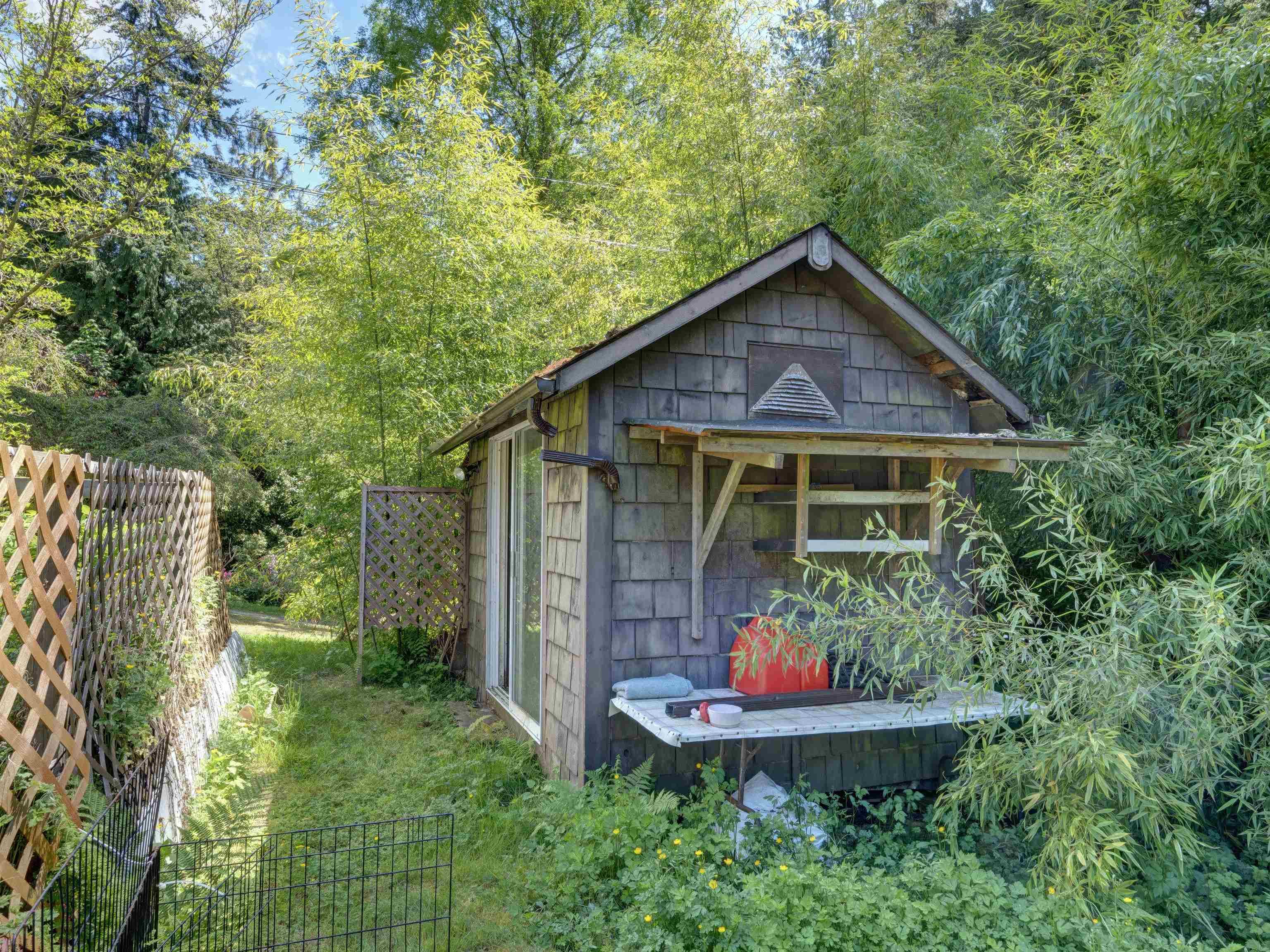 2602 Lower Road, Roberts Creek, V0N 2W4 — photo 2