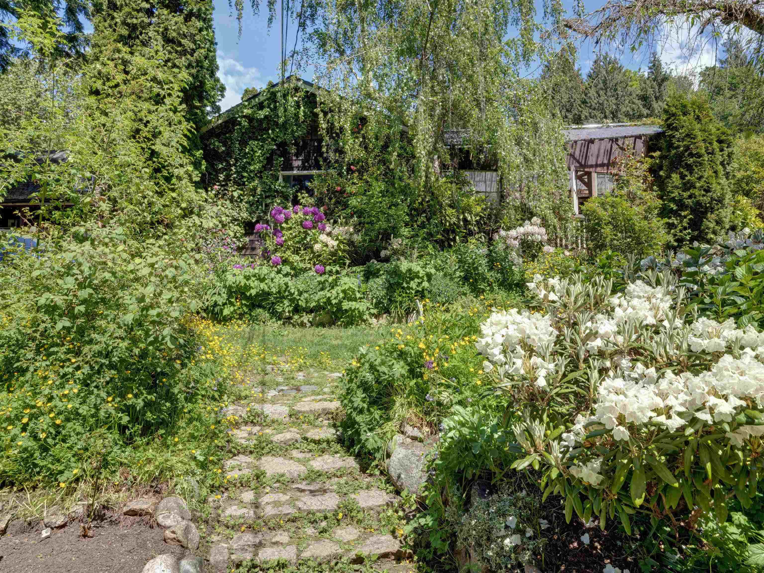2602 Lower Road, Roberts Creek, V0N 2W4 — photo 3