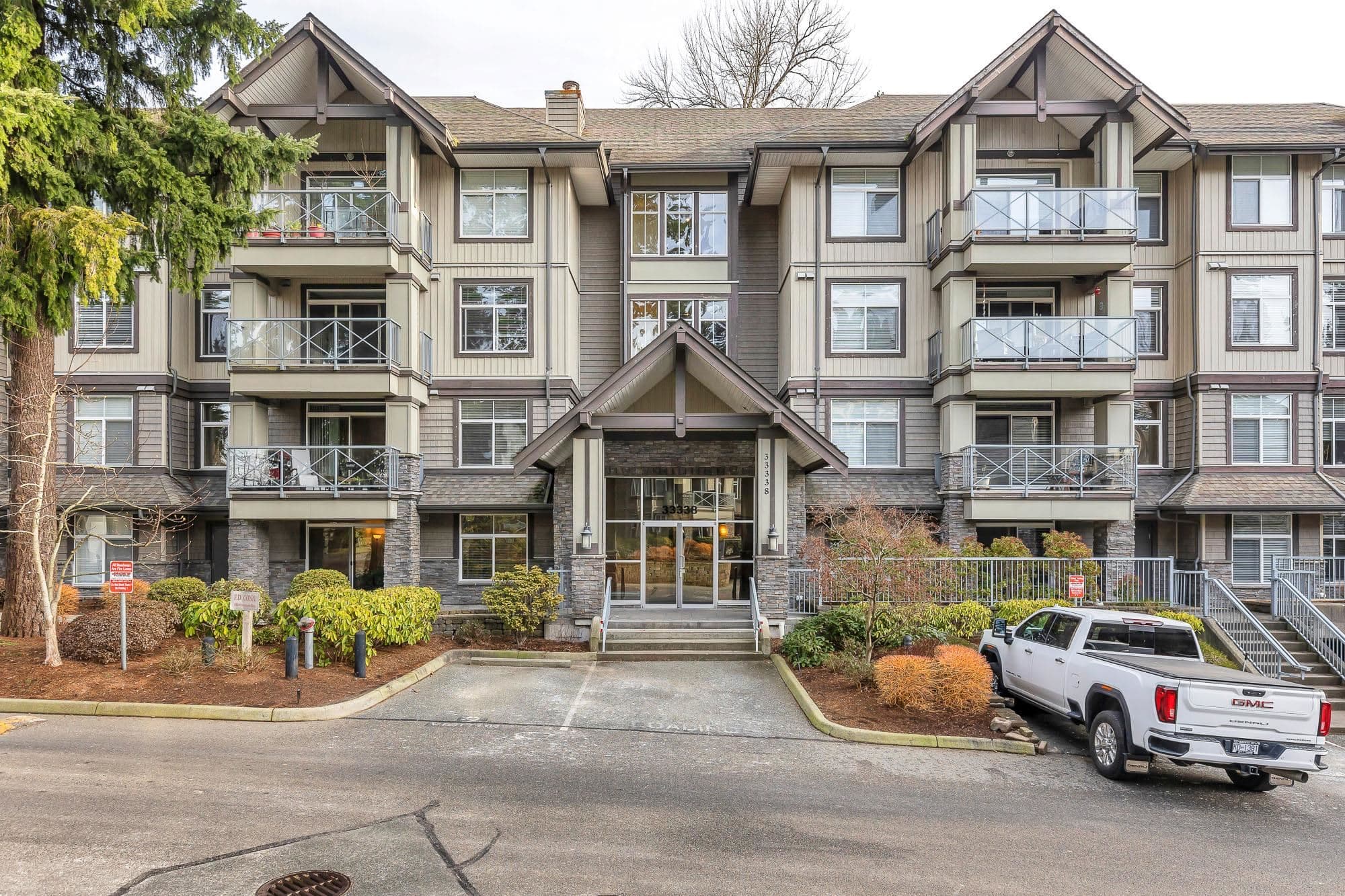 109 - 33338 E Bourquin Crescent, Abbotsford, V2S 1Y1 — photo 3