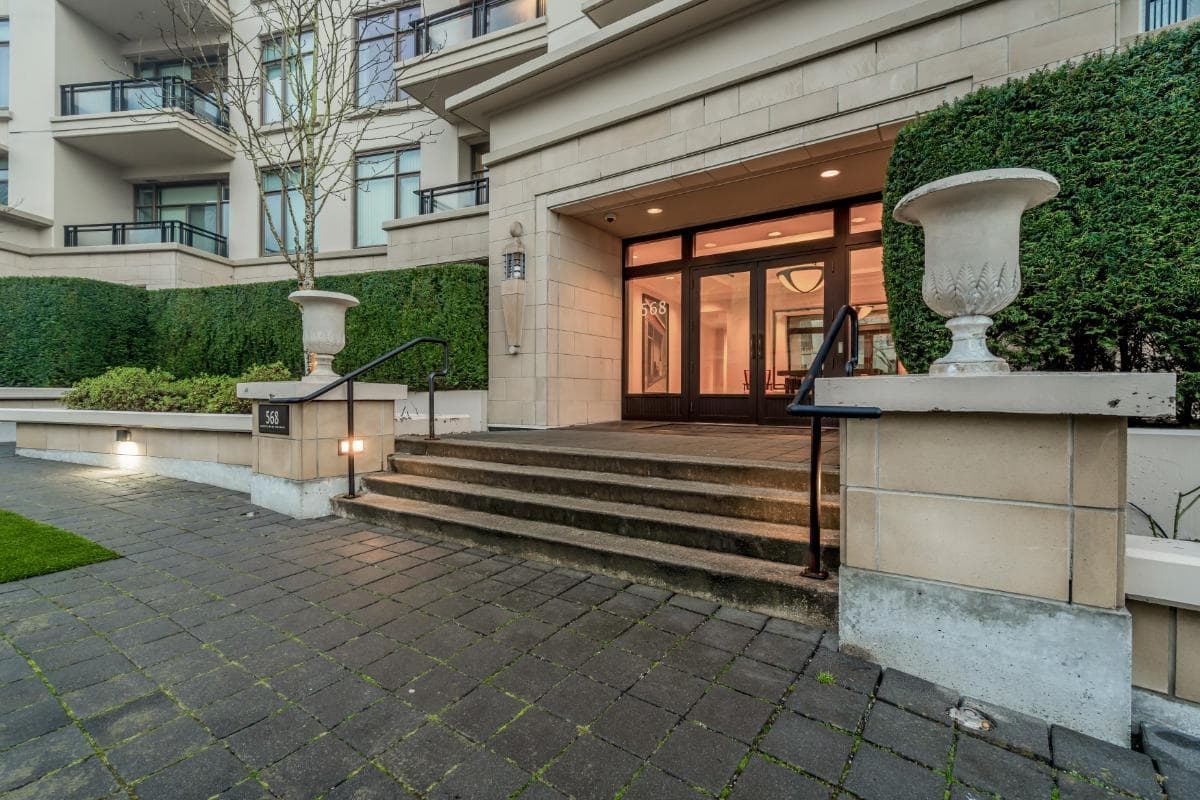 401 - 568 Waters Edge Crescent, West Vancouver, V7T 0A2 — photo 2