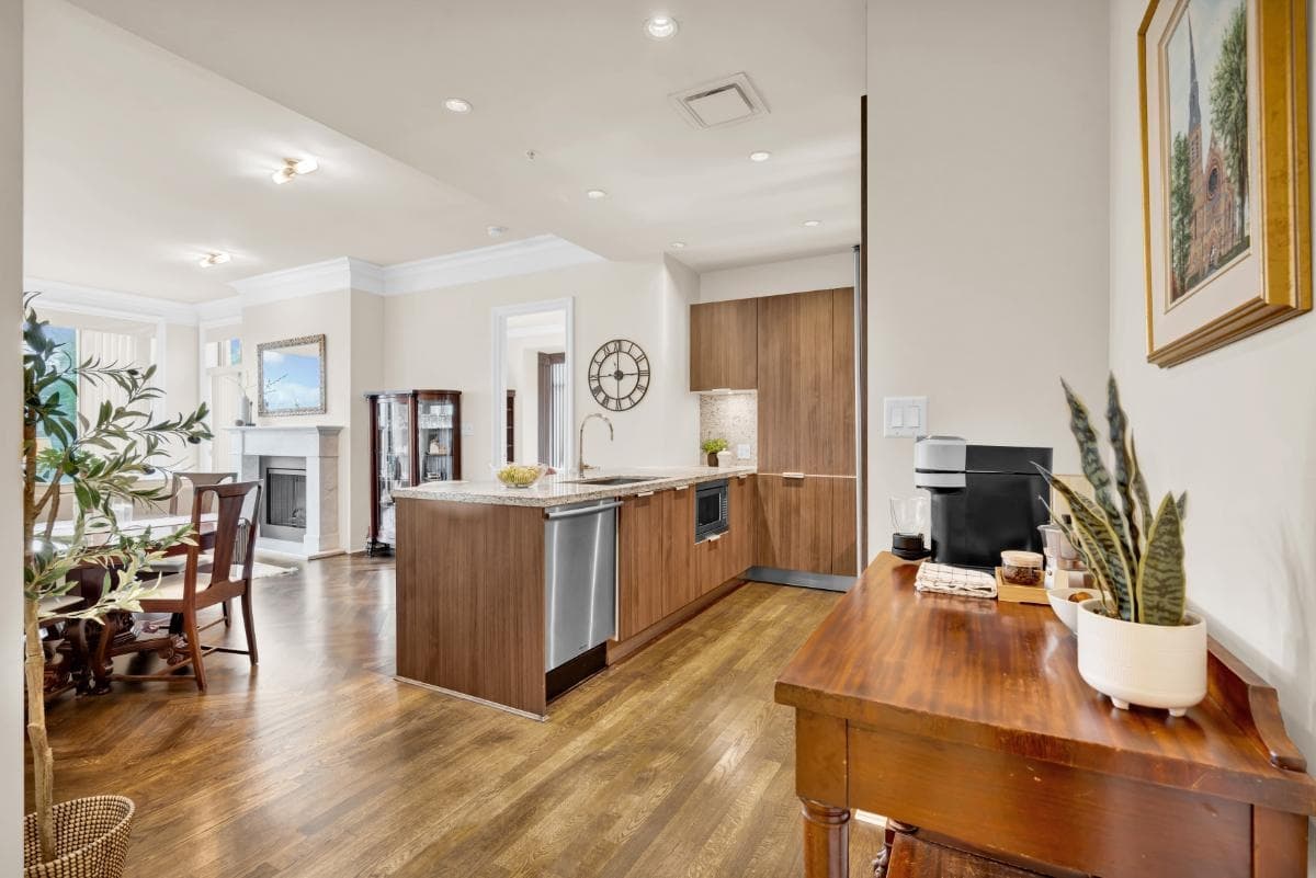 401 - 568 Waters Edge Crescent, West Vancouver, V7T 0A2 — photo 4