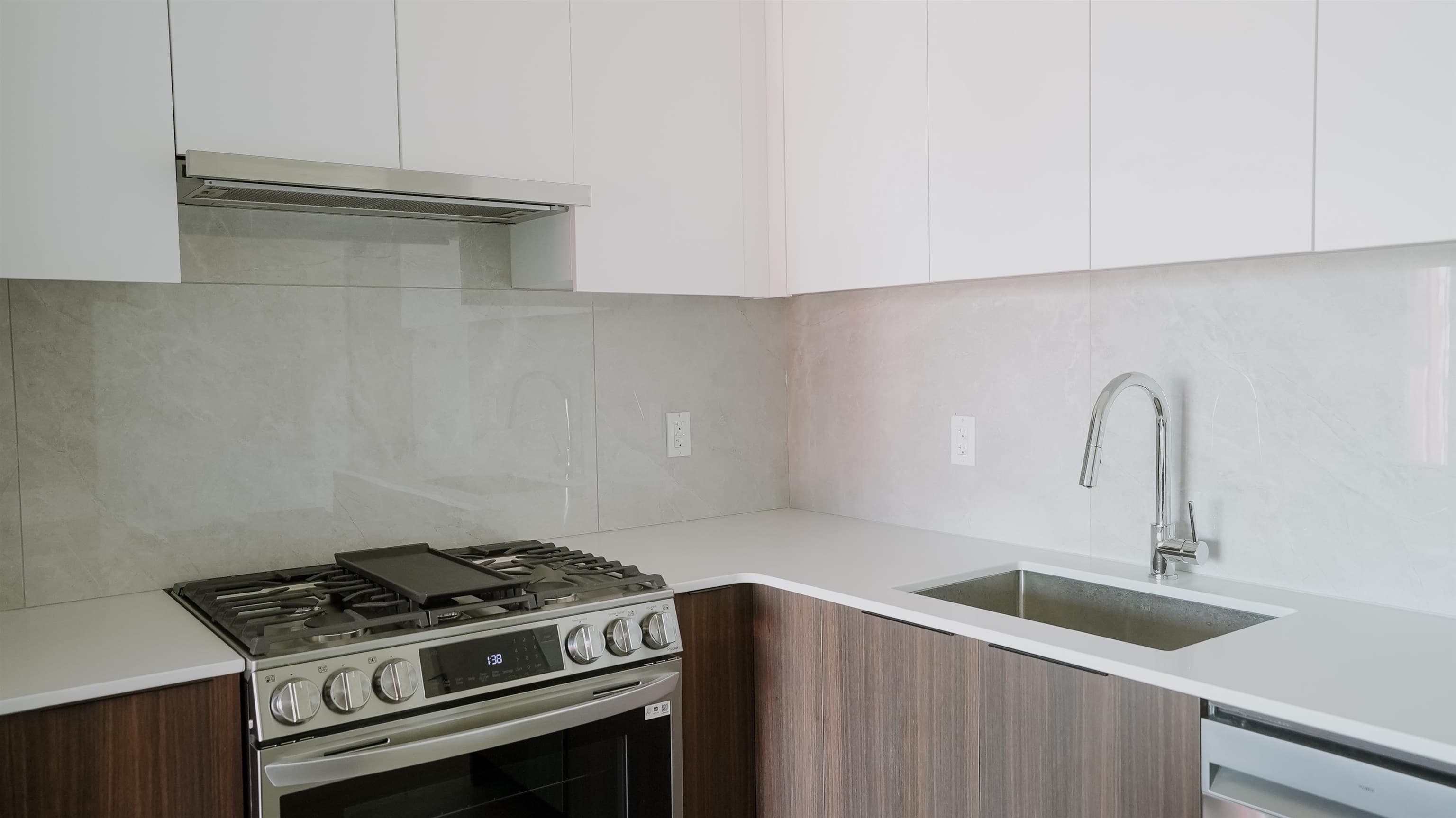A615 - 7980 206a Street, Langley, V2Y 3Z8 — photo 5