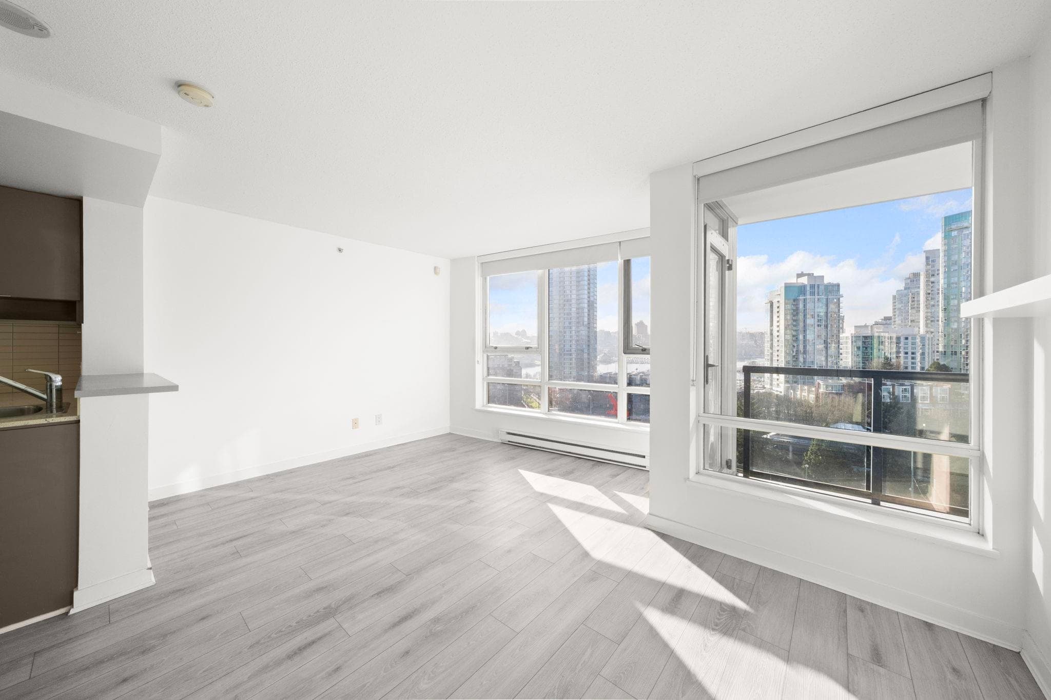 1501 - 939 Expo Boulevard, Vancouver, V6Z 3G7 — photo 2