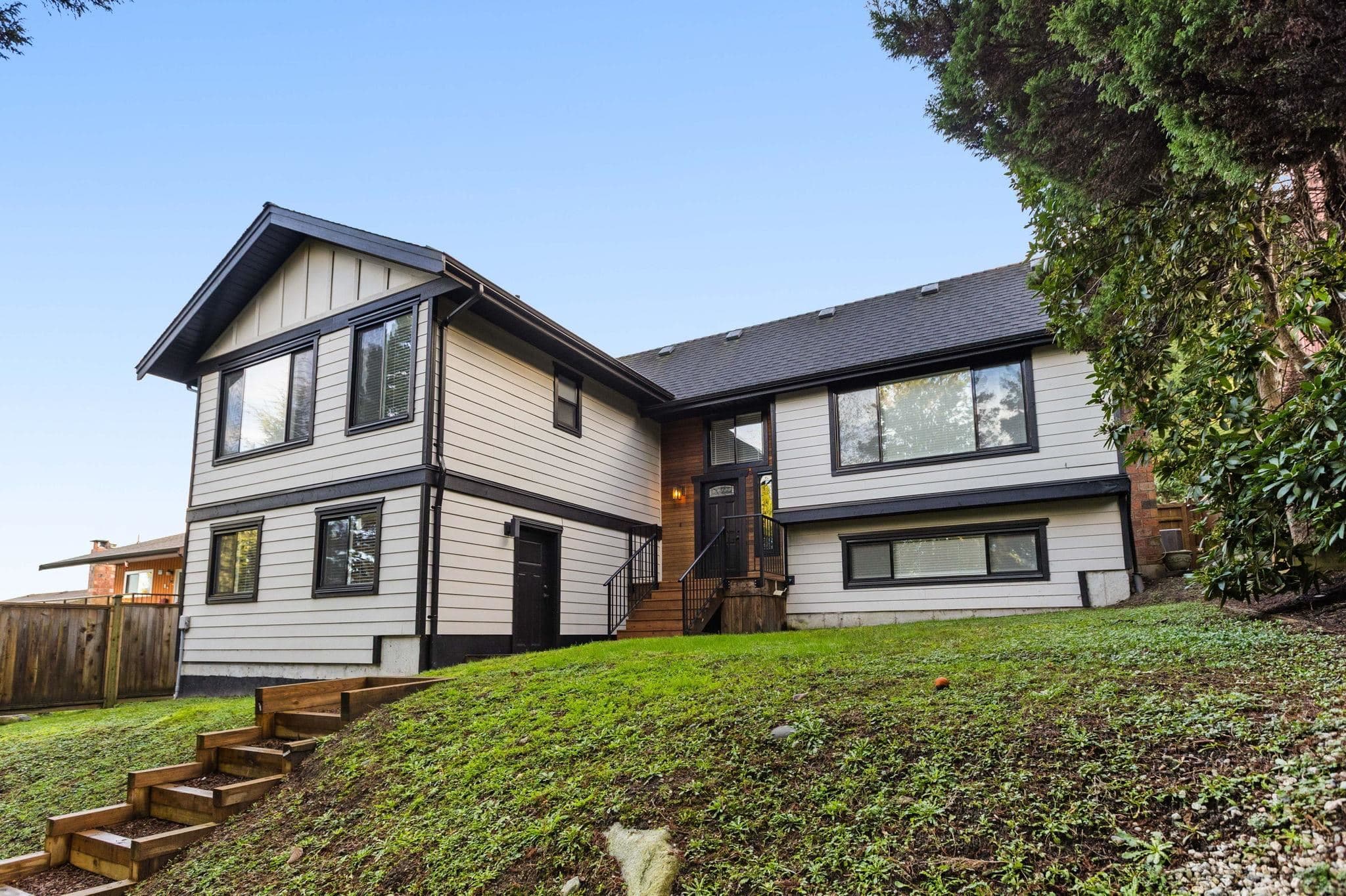 3214 Mariner Way, Coquitlam, V3C 4K7 — photo 2