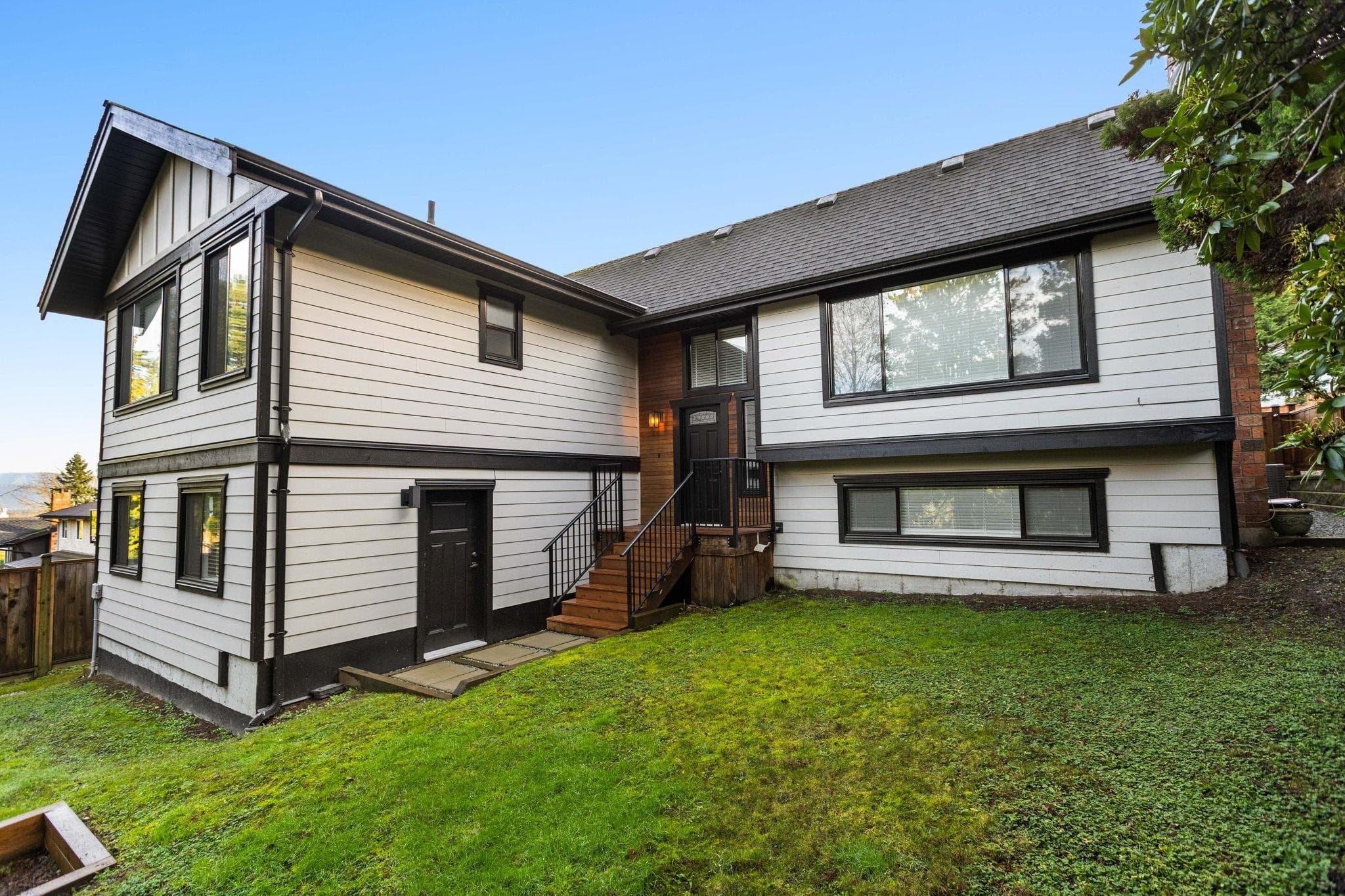 3214 Mariner Way, Coquitlam, V3C 4K7 — photo 1