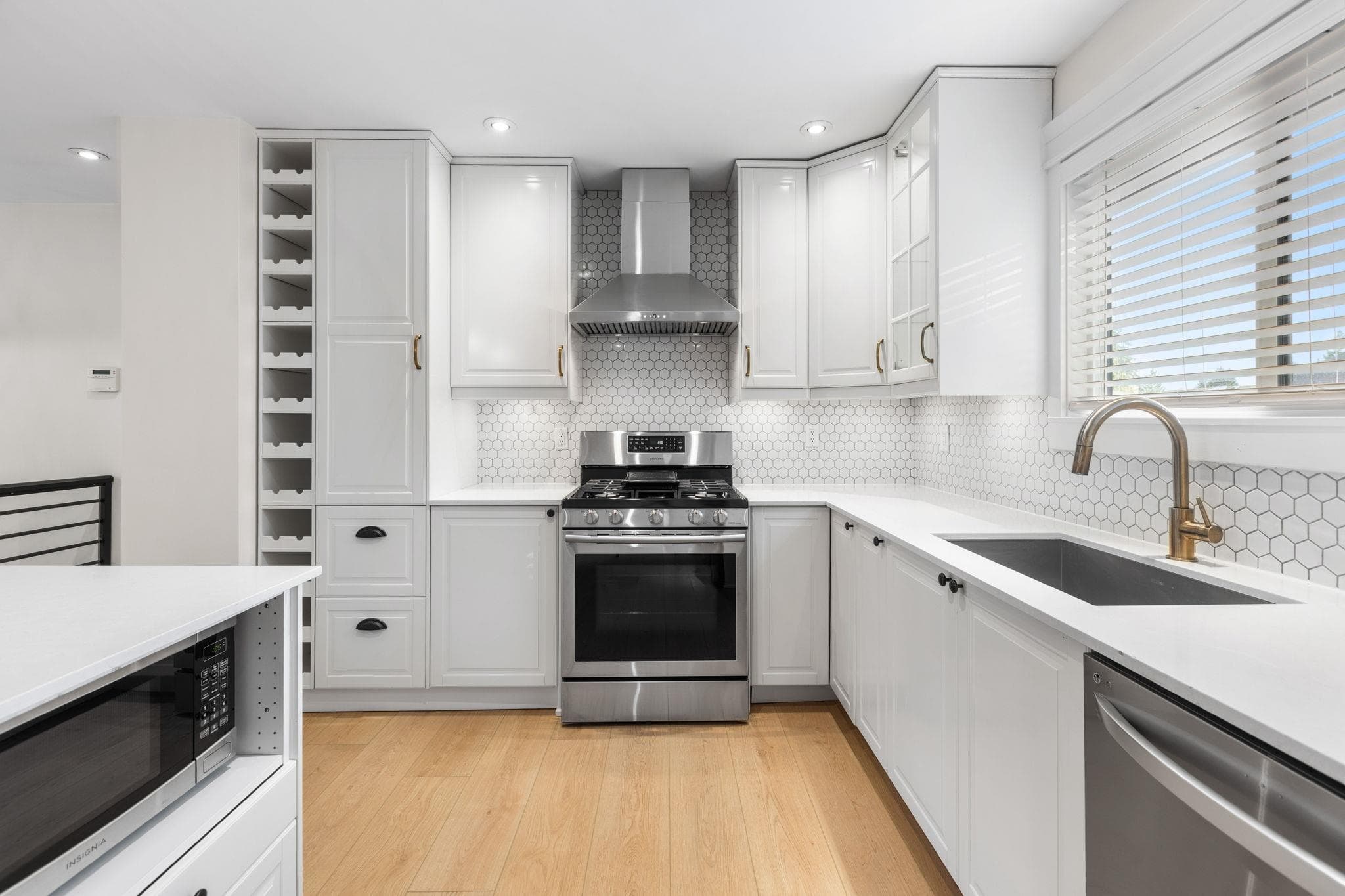3214 Mariner Way, Coquitlam, V3C 4K7 — photo 5