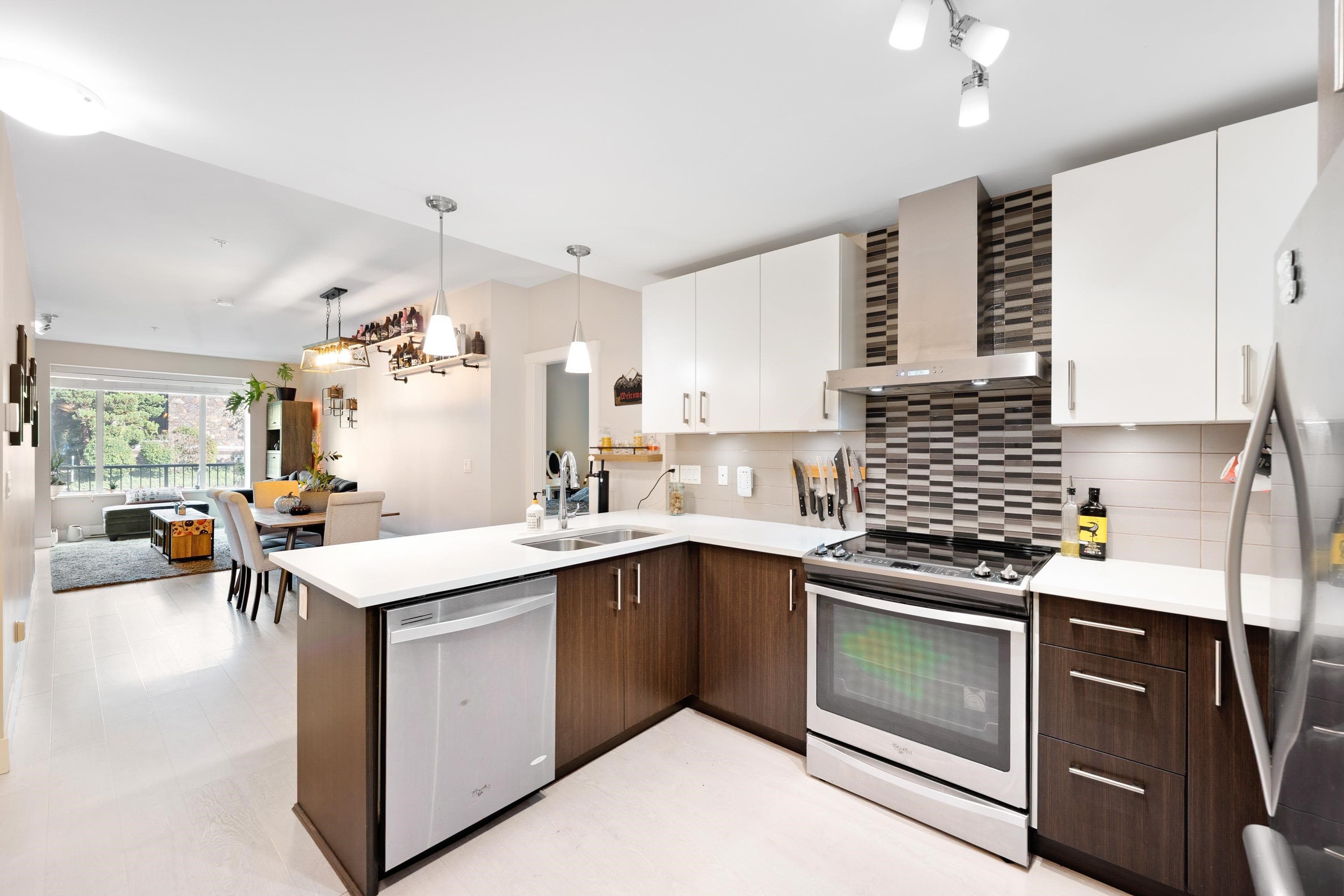 101 - 2460 Kelly Avenue, Port Coquitlam, V3C 0E3 — photo 1