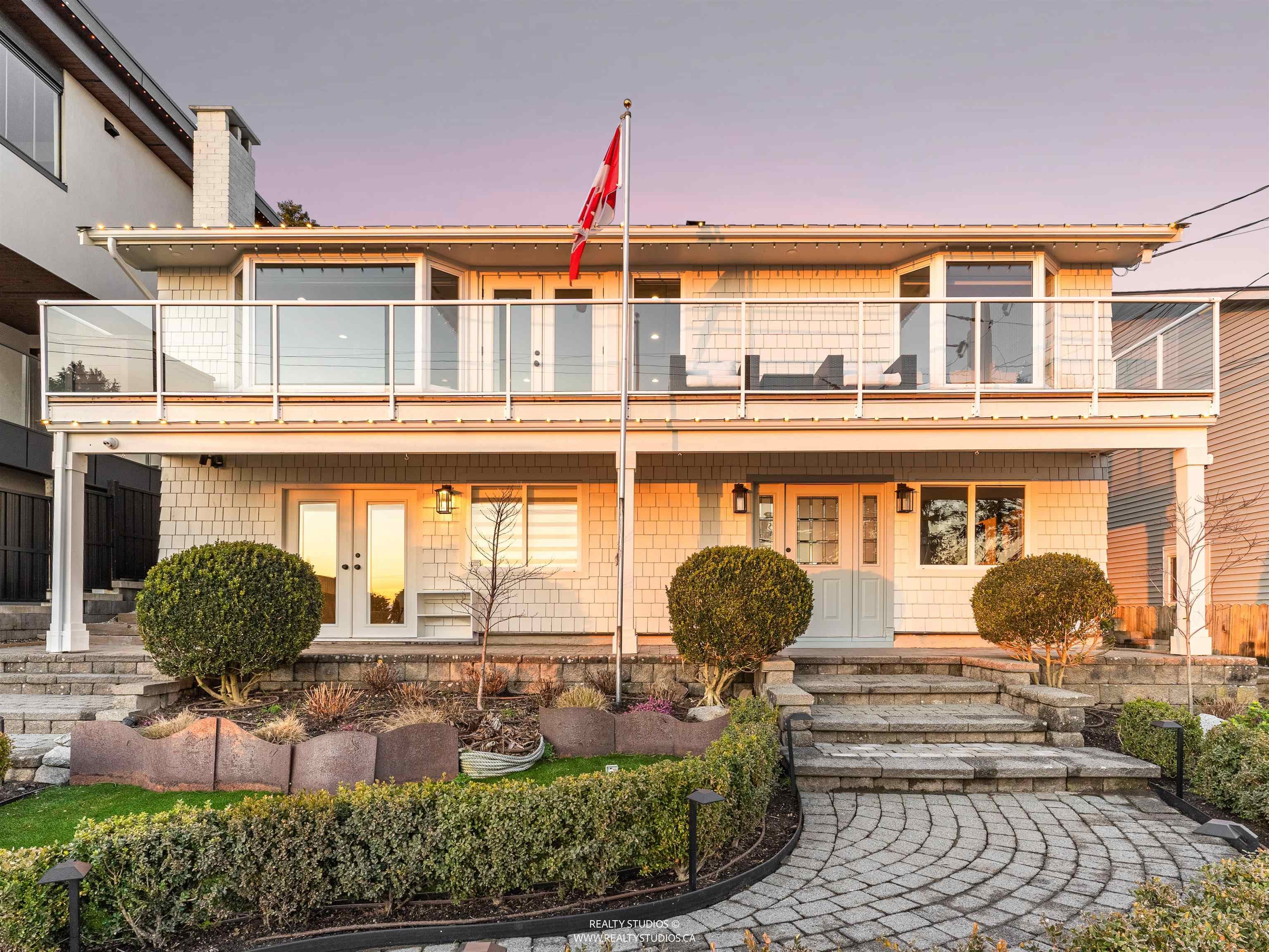 15383 Columbia Avenue, White Rock, V4B 1K1 — photo 1