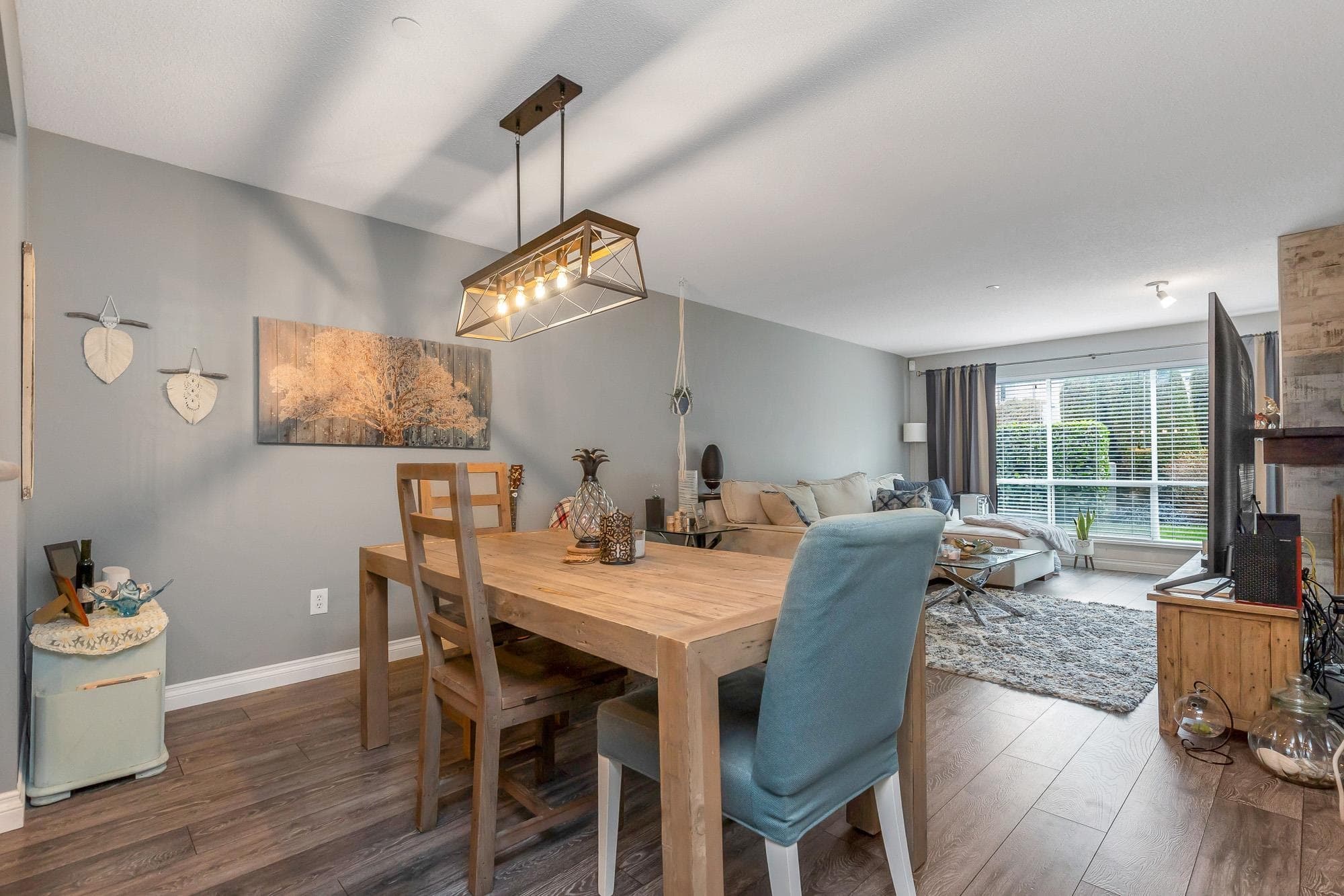 102 - 33280 E Bourquin Crescent, Abbotsford, V2S 7K2 — photo 2