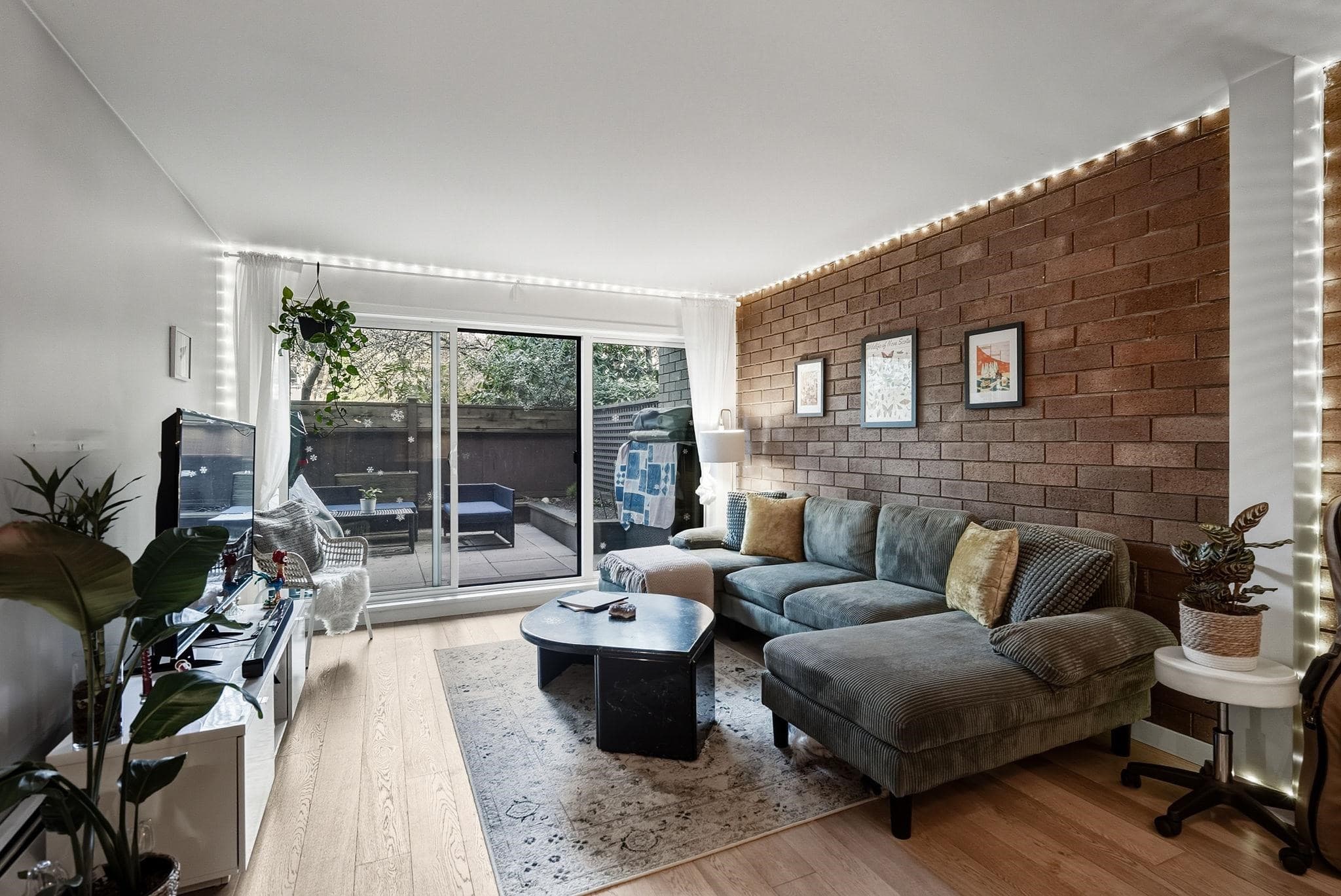 110 - 330 E 7th Avenue, Vancouver, V5T 4K5 — photo 2
