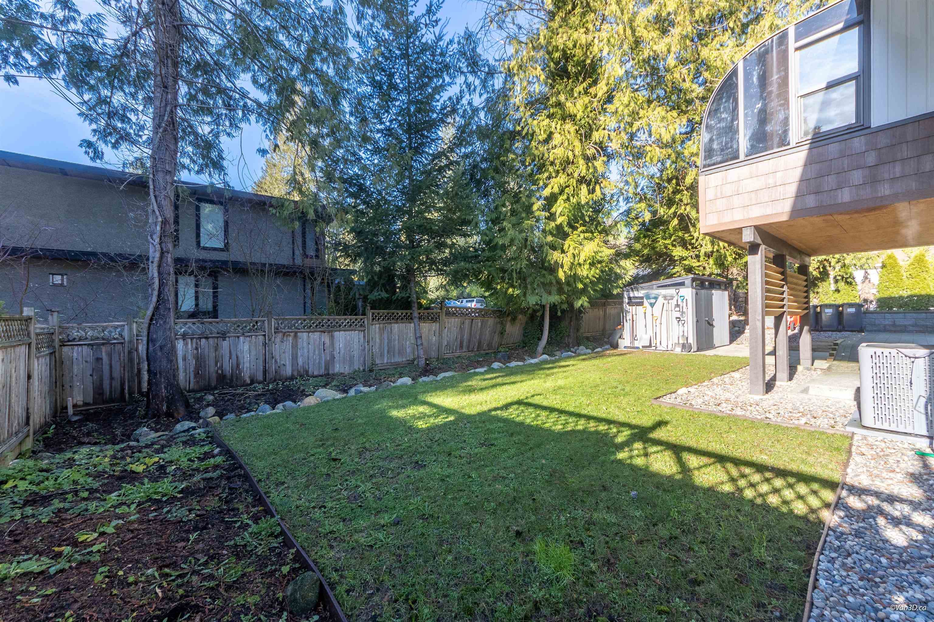 4491 Primrose Lane, North Vancouver, V7R 4H1 — photo 5