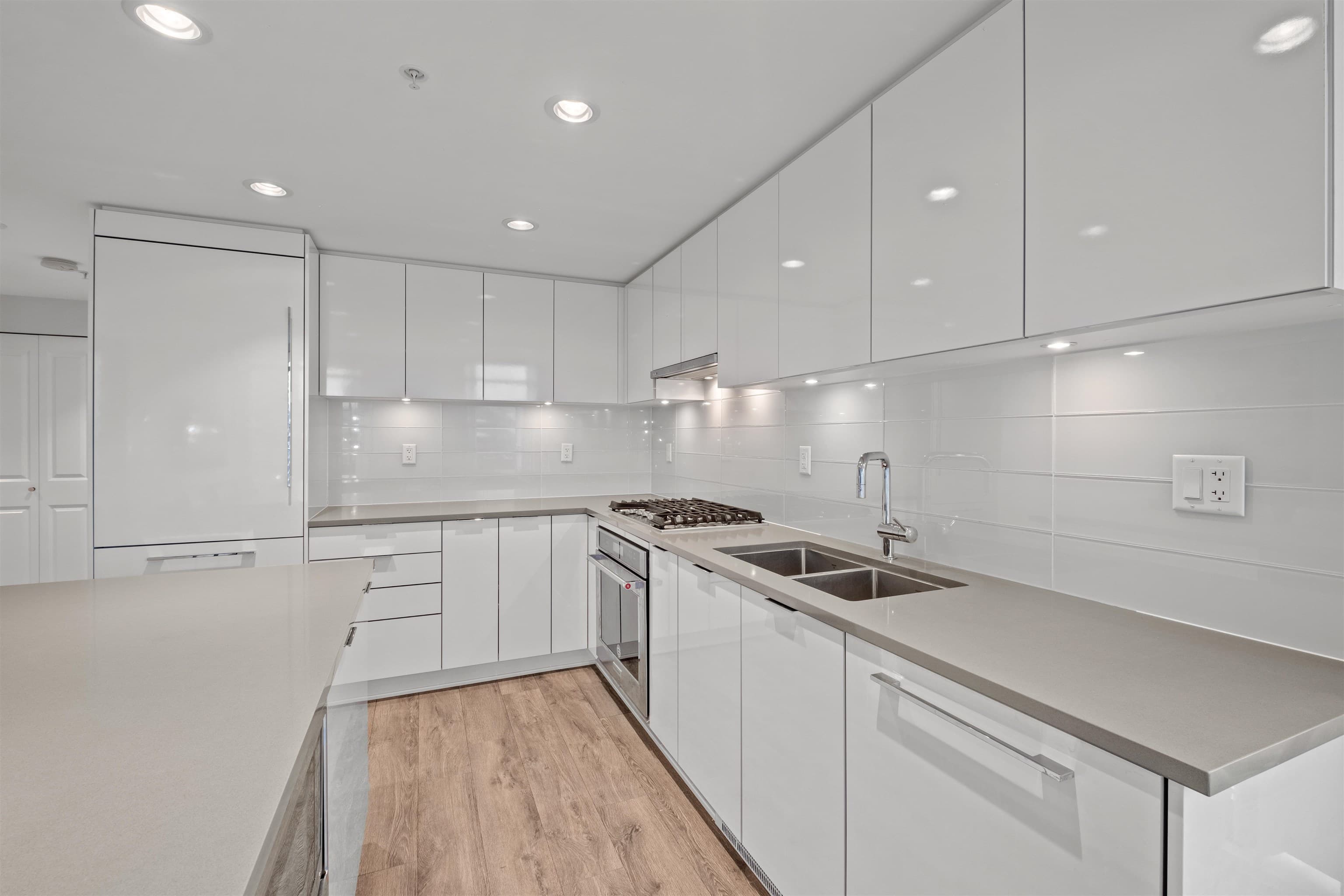 2206 - 2388 Madison Avenue, Burnaby, V5C 0K8 — photo 4