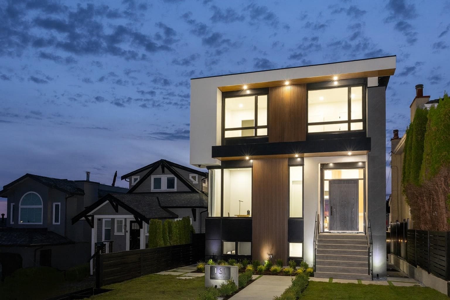 131 Grosvenor Avenue, Burnaby, V5B 3N7 — photo 2