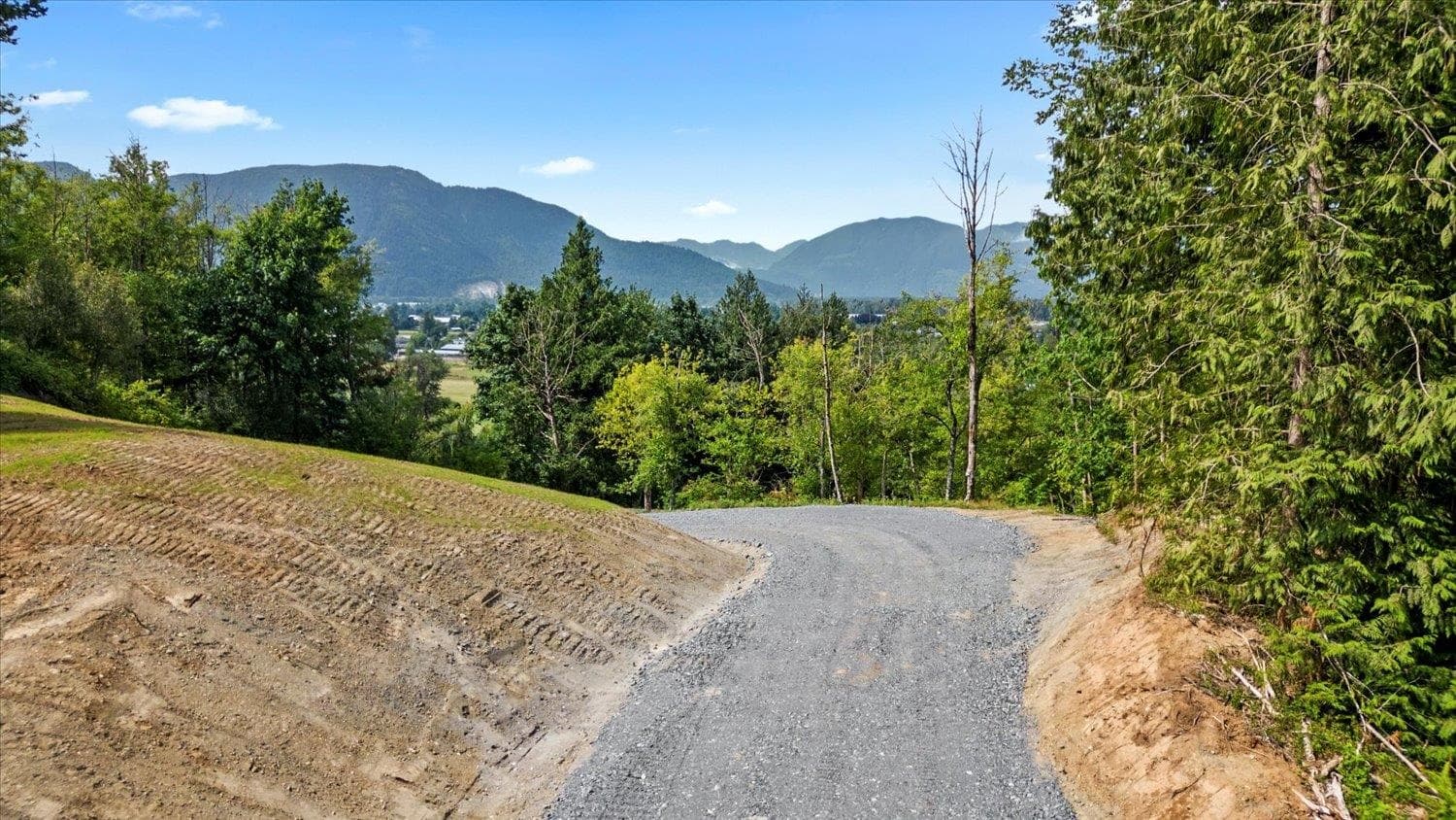 42205 Majuba Hill Road, Chilliwack, V2R 5H2 — photo 4