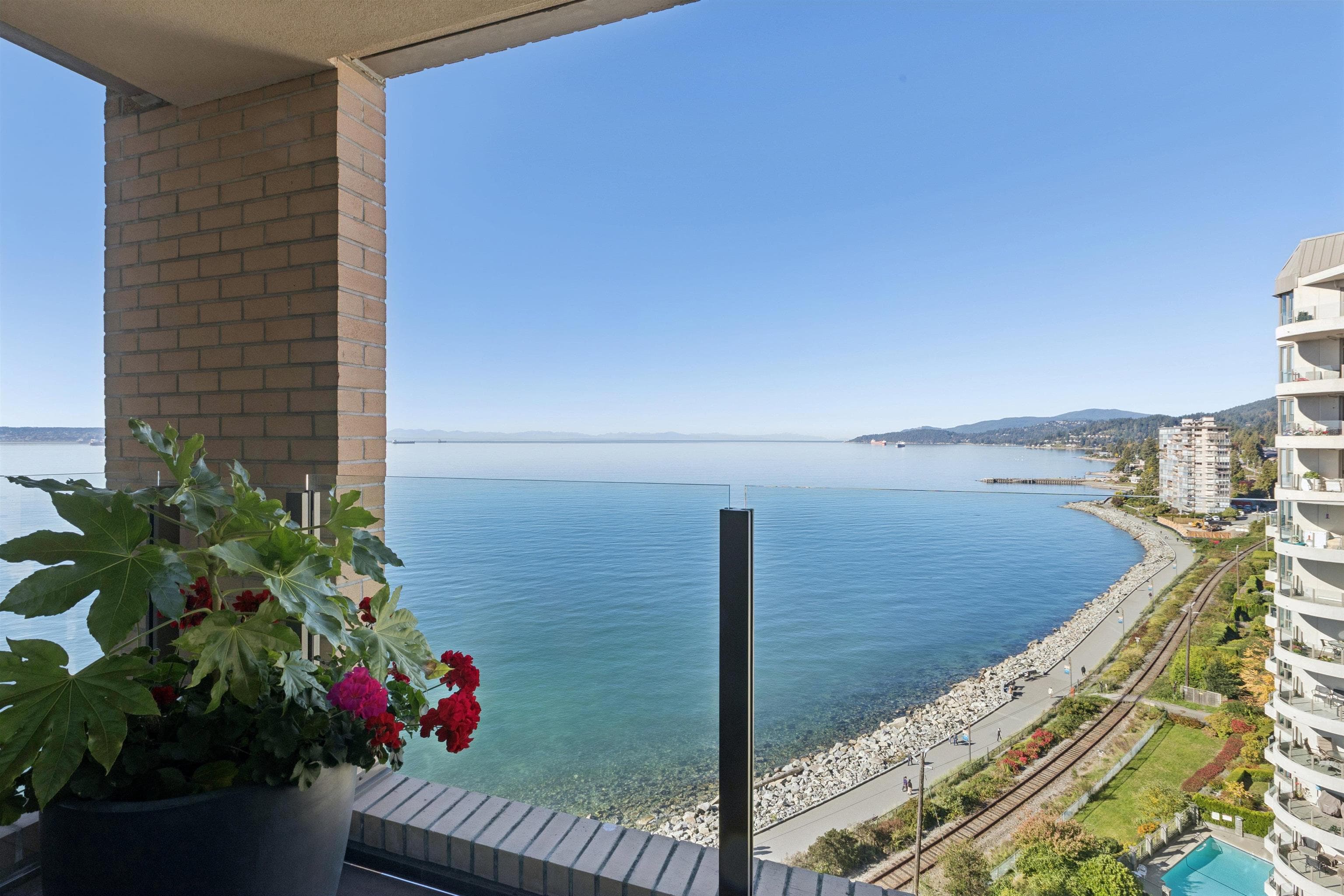 9 - 2250 Bellevue Avenue, West Vancouver