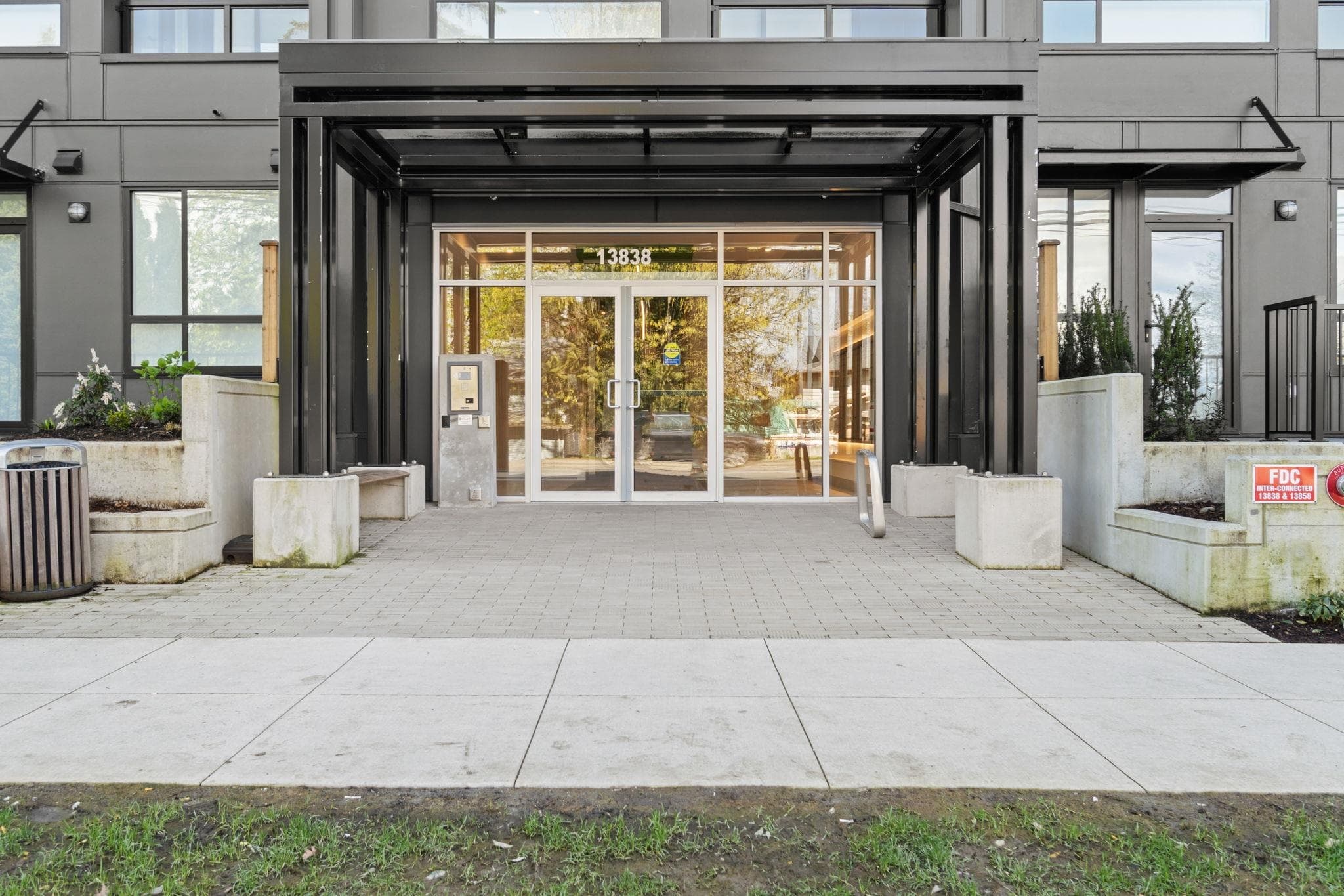 W412 - 13838 108 Avenue, Surrey, V3T 0T8 — photo 2