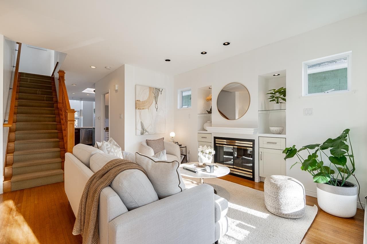 3241 W 6th Avenue, Vancouver, V6K 1X7 — photo 2