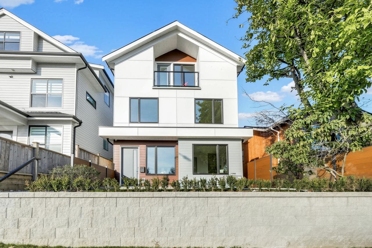 1 - 3547 E Georgia Street, Vancouver, V5K 2L9 — photo 2