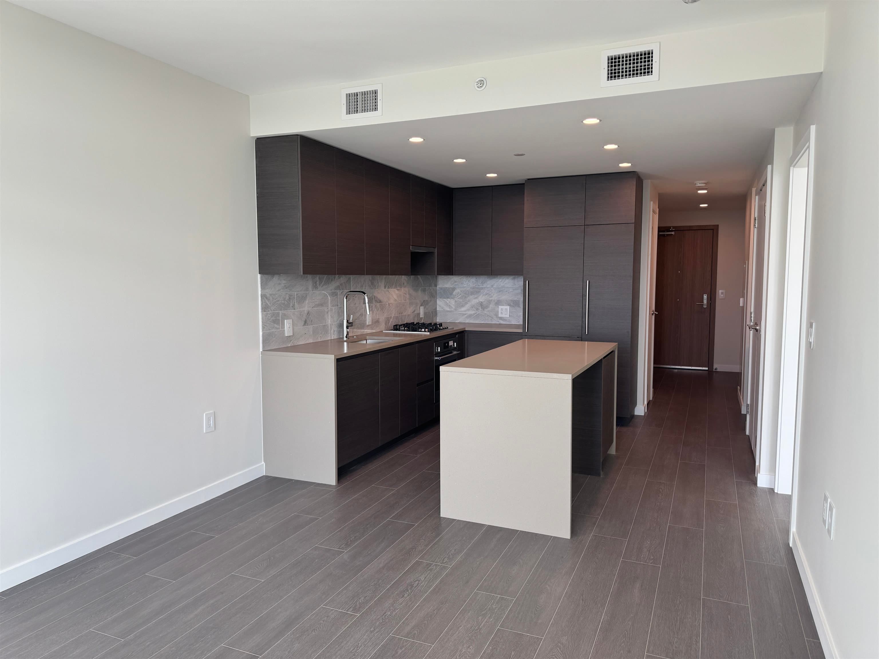 5509 - 2108 Gilmore Avenue, Burnaby, V5C 0N8 — photo 1