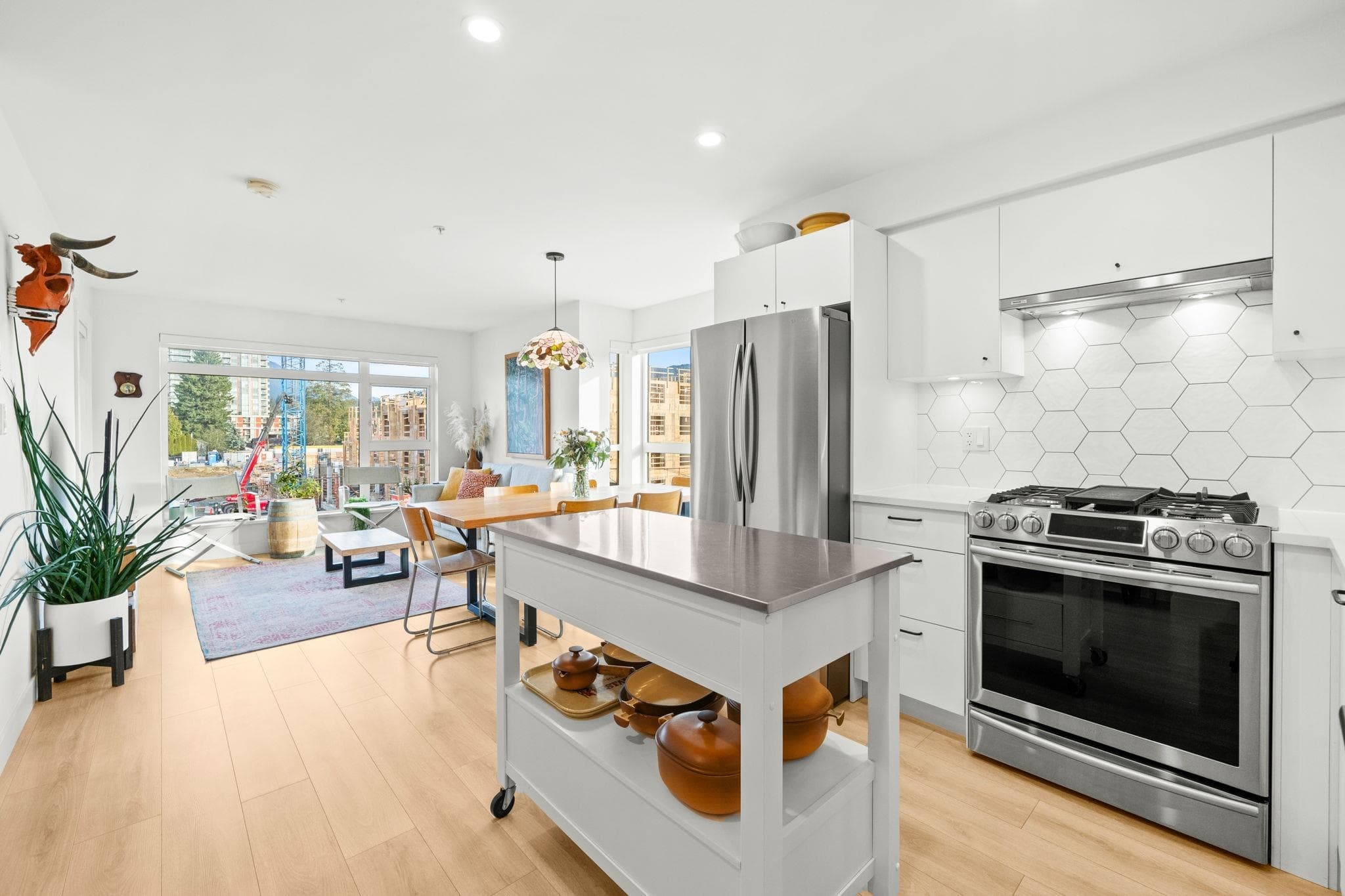 303 - 1519 Crown Street, North Vancouver, V7J 1G6 — photo 4
