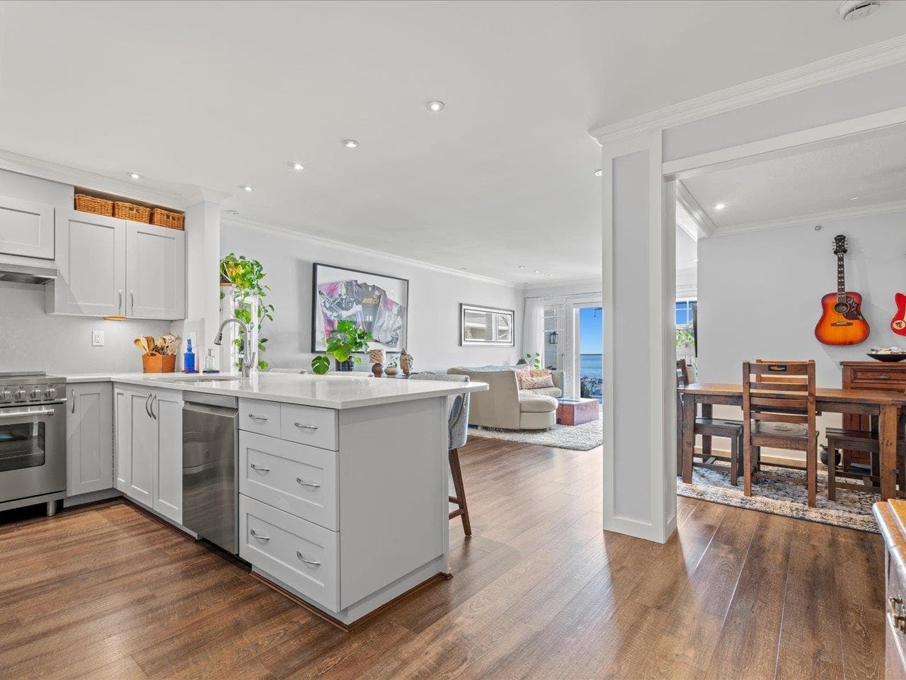 406 - 15621 Marine Drive, White Rock, V4B 1E1 — photo 3