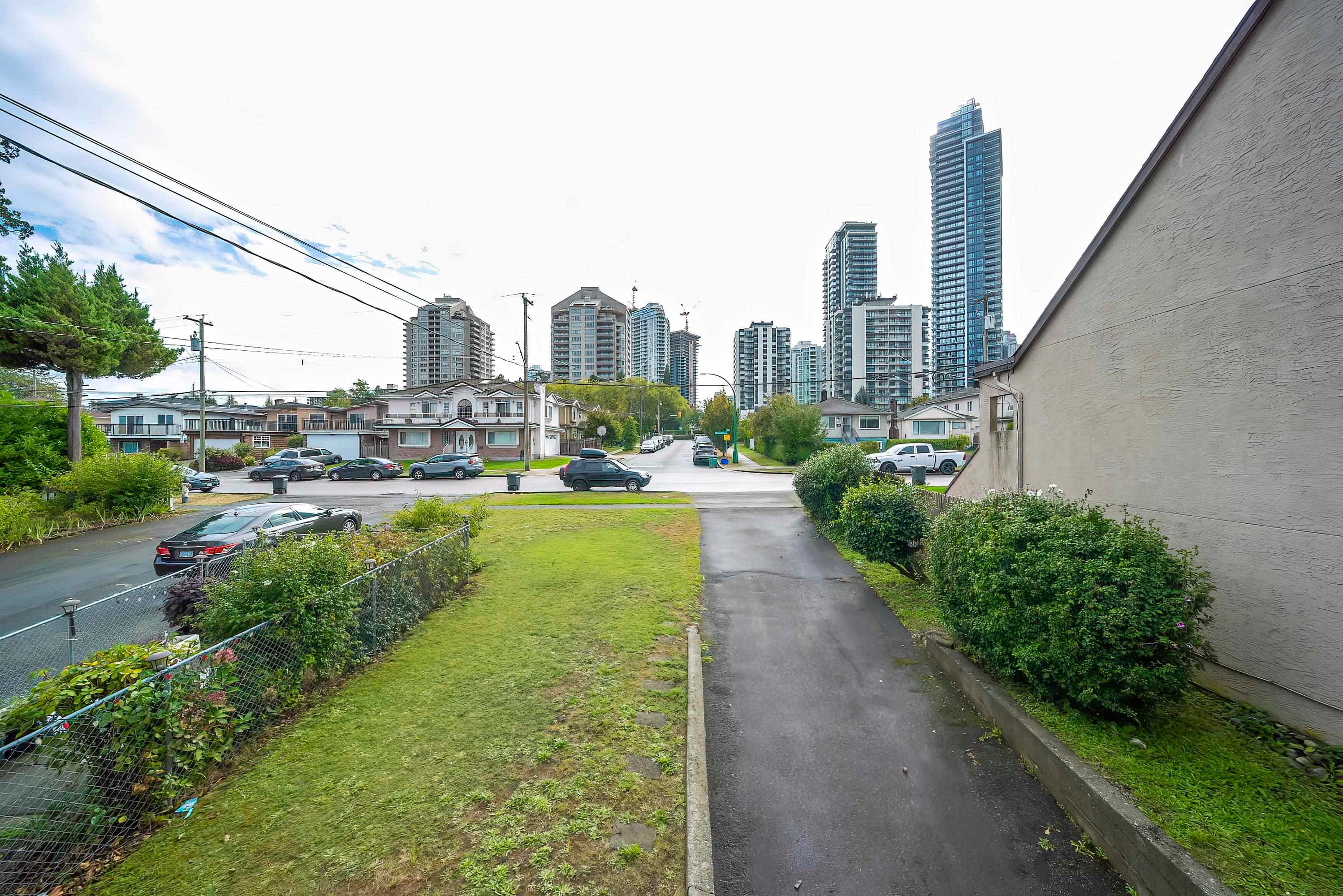 4790 Harley Court, Burnaby, V5H 4A8 — photo 4