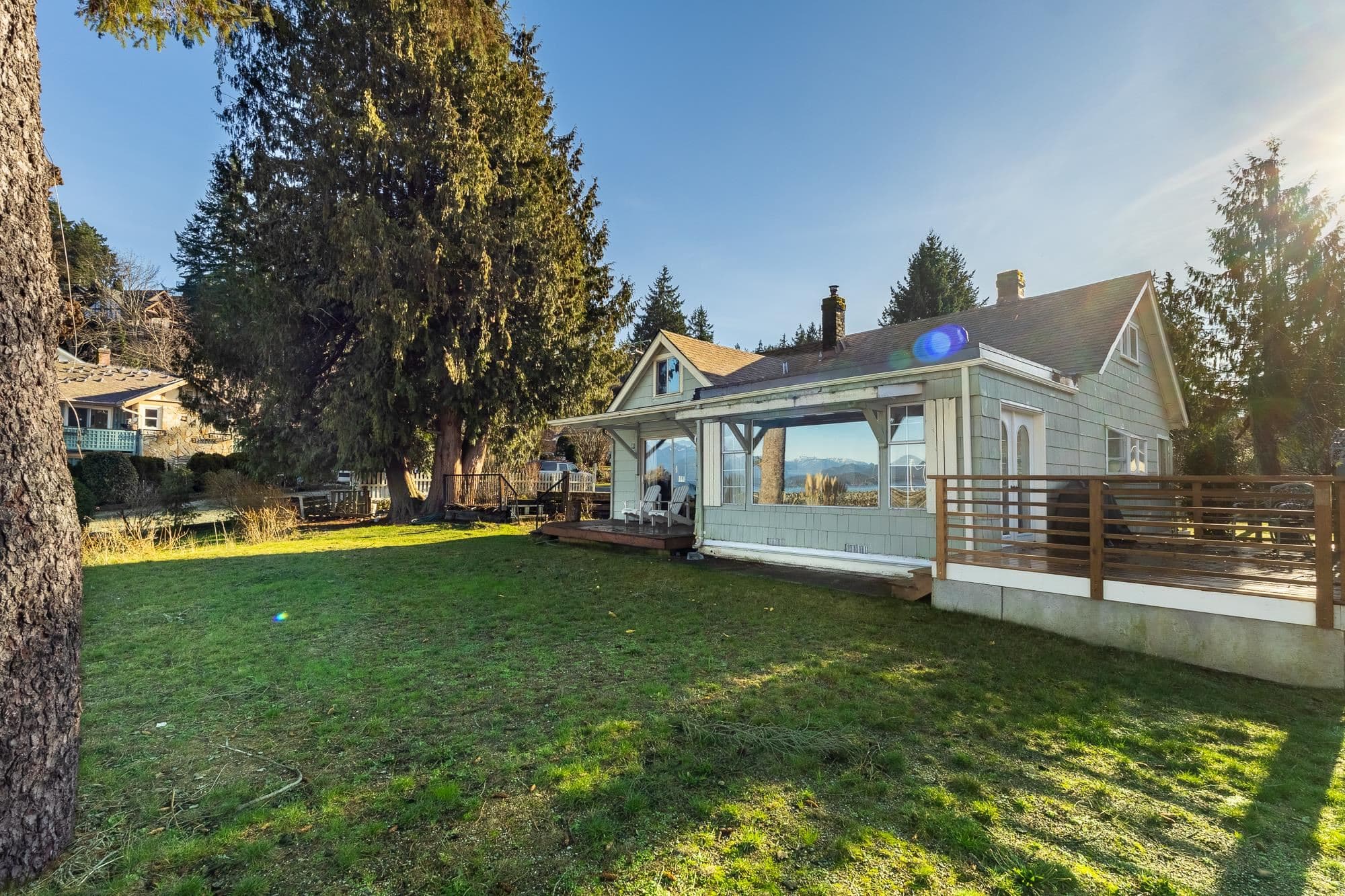 636 Bay Road, Gibsons, V0N 1V8 — photo 1