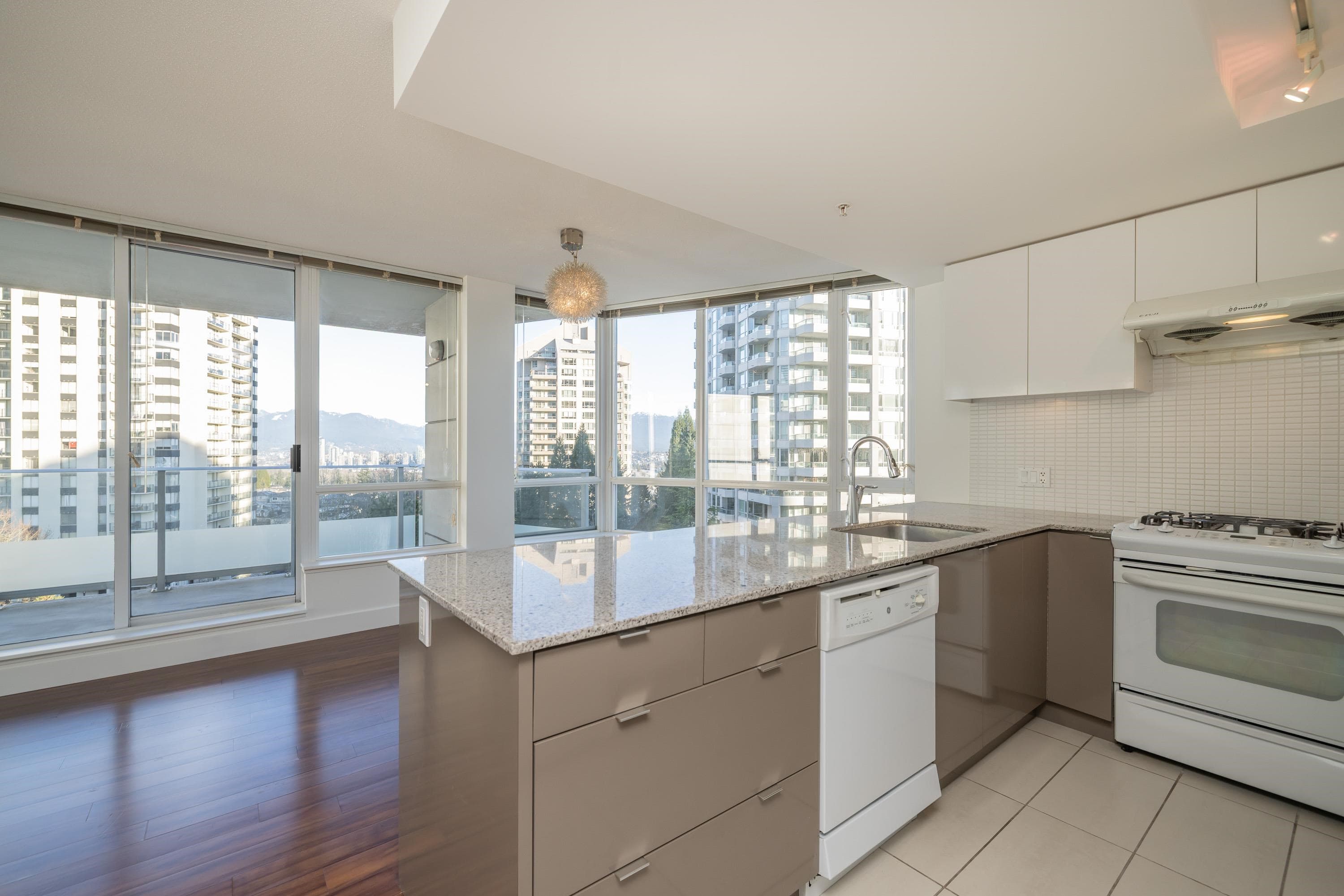 702 - 4808 Hazel Street, Burnaby, V5H 0A2 — photo 5