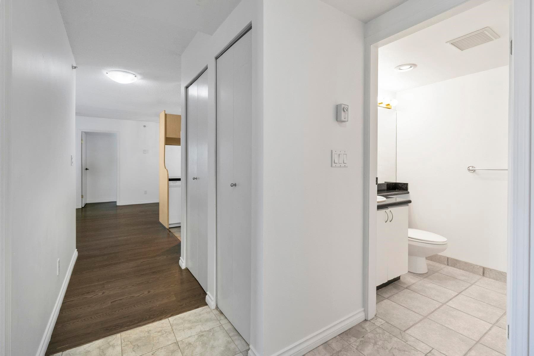 1106 - 6611 Cooney Road, Richmond, V6Y 4C5 — photo 2