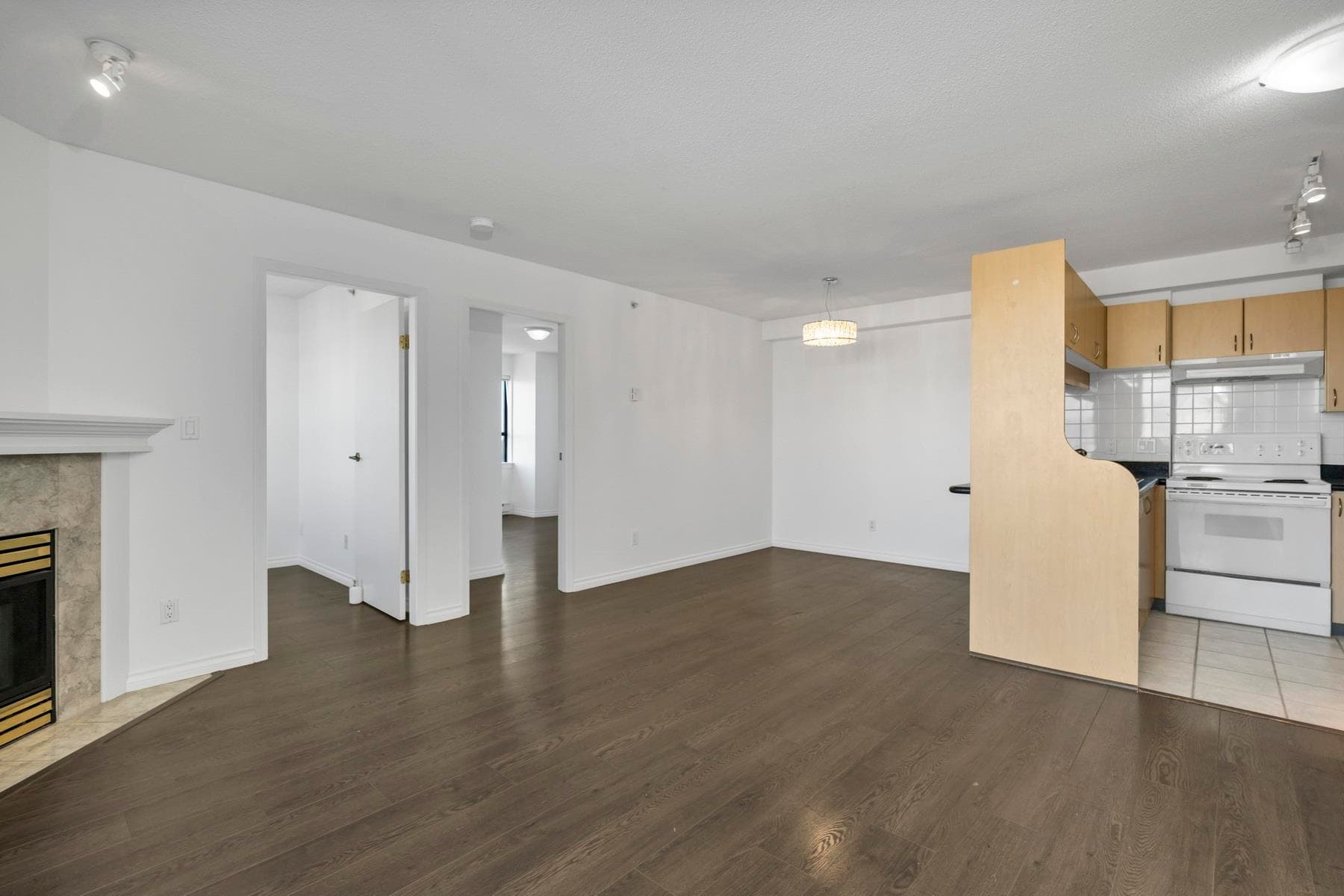 1106 - 6611 Cooney Road, Richmond, V6Y 4C5 — photo 1