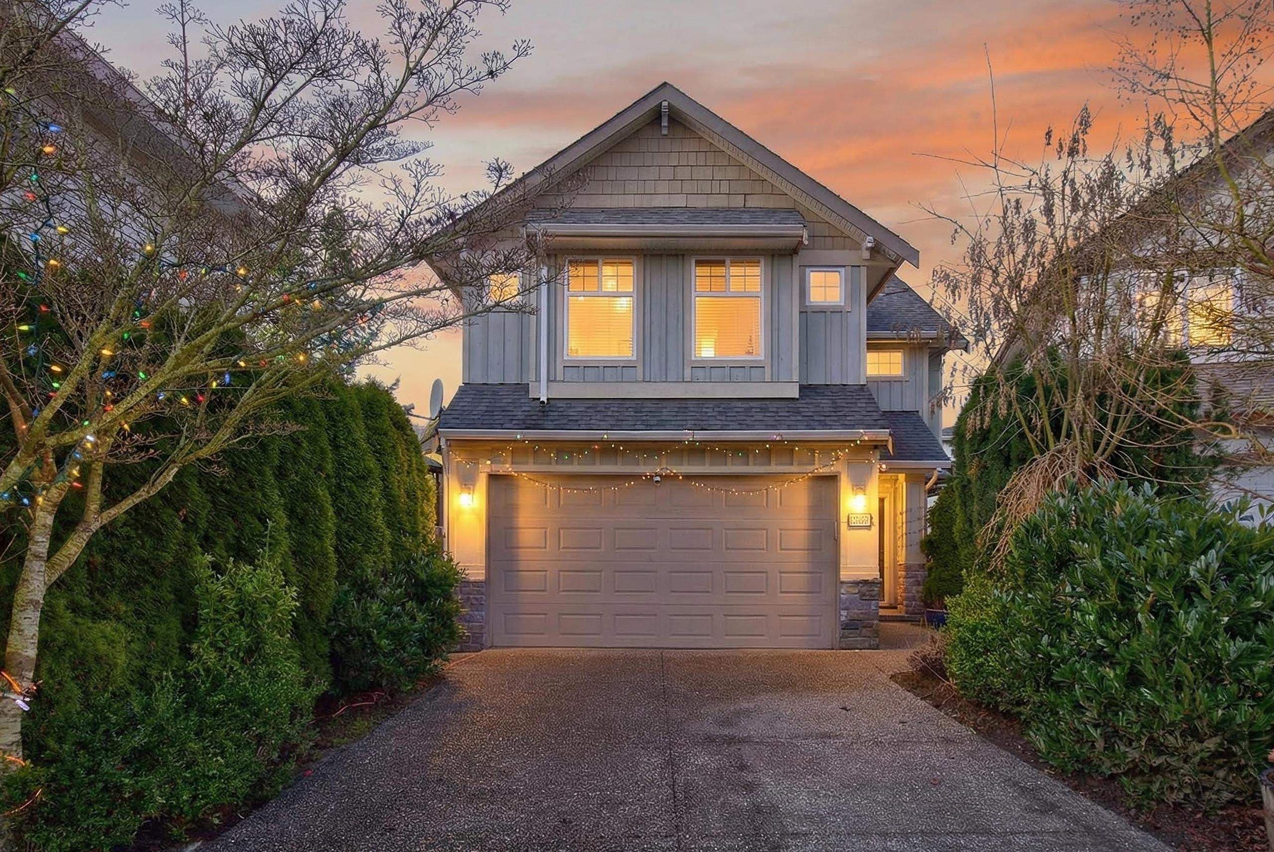 2363 157a Street, Surrey, V4A 9Y4 — photo 1