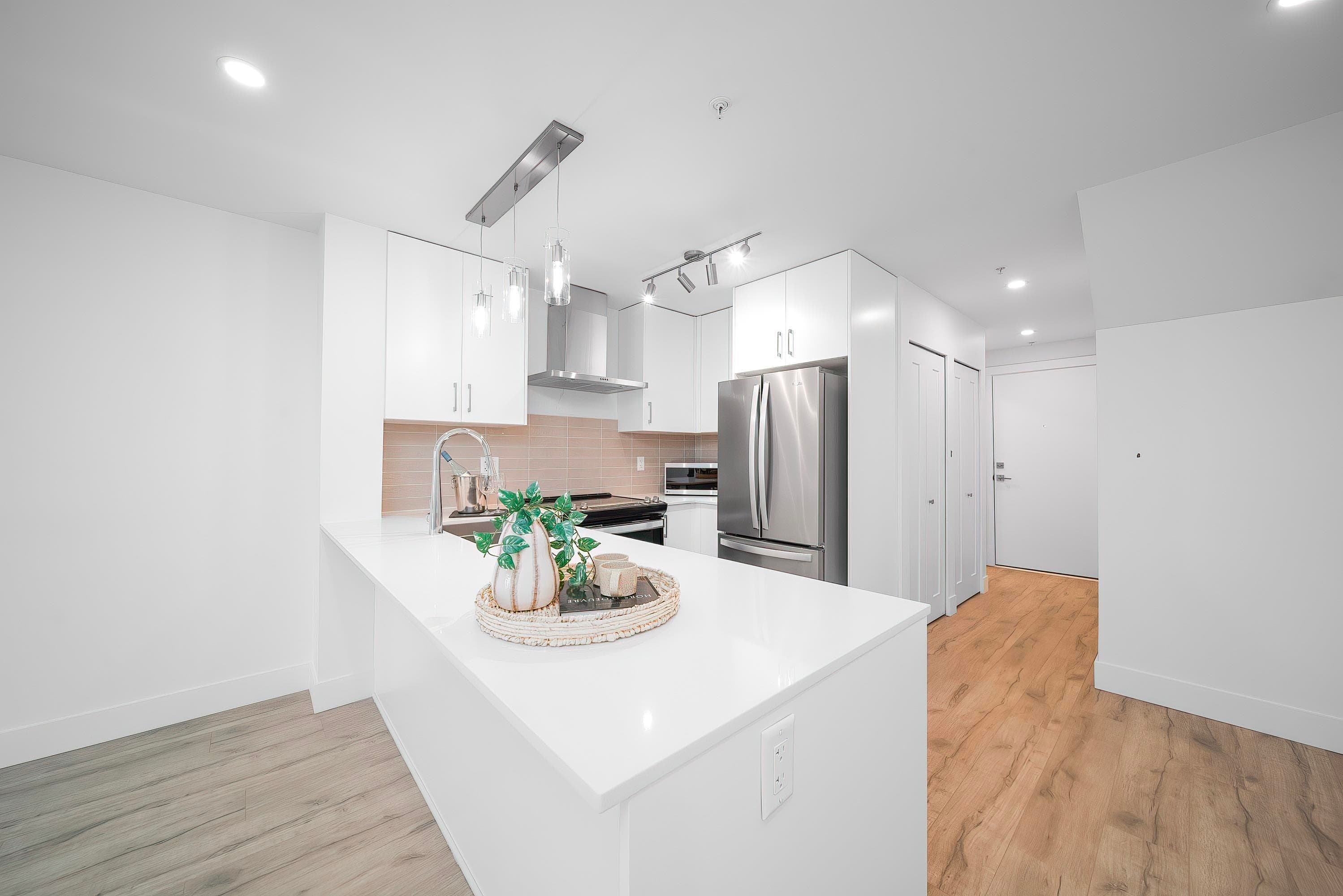30 - 6328 King George Boulevard, Surrey, V3X 0L4 — photo 3