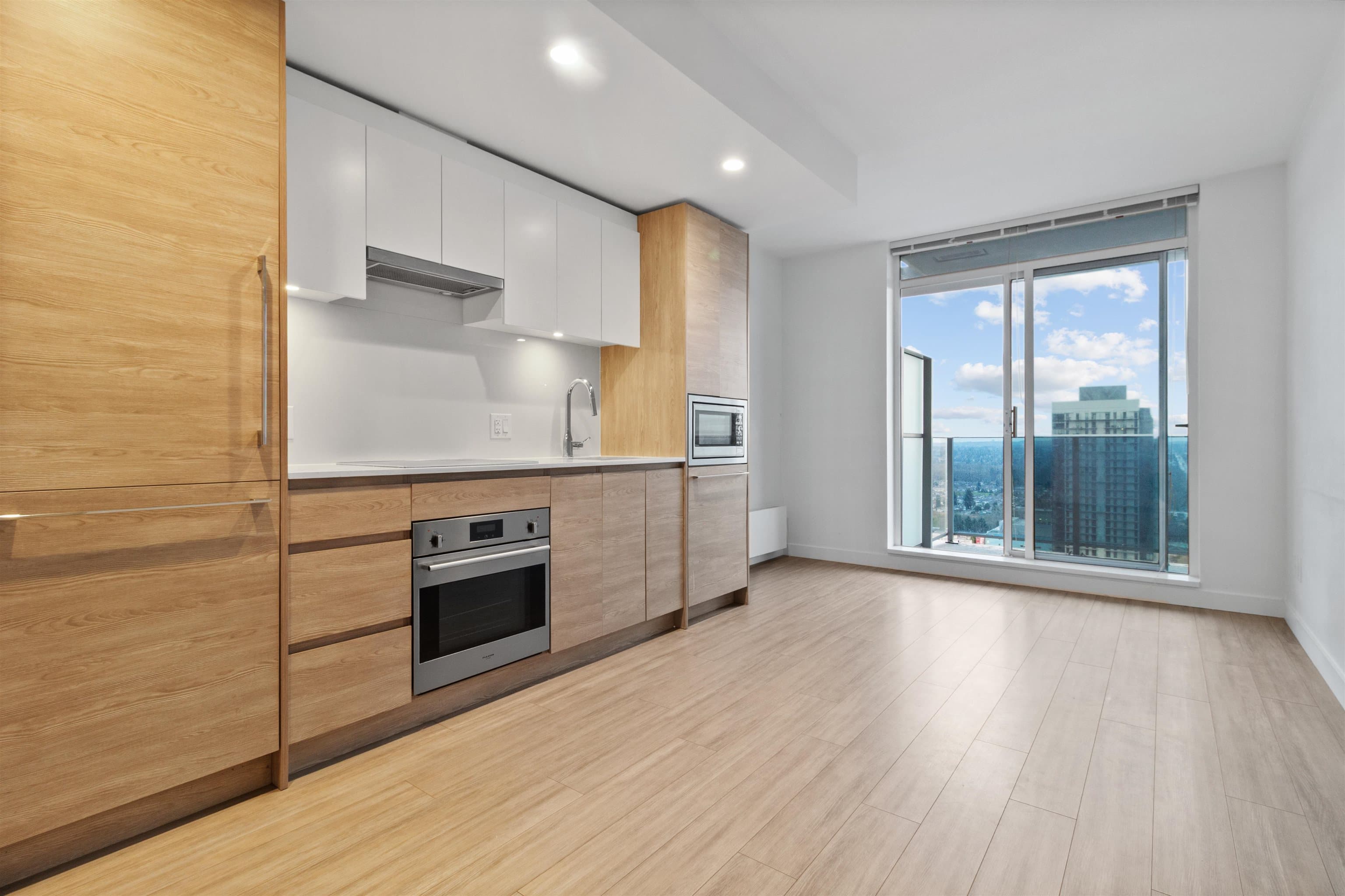 3412 - 13615 Fraser Highway, Surrey, V3T 0P7 — photo 4