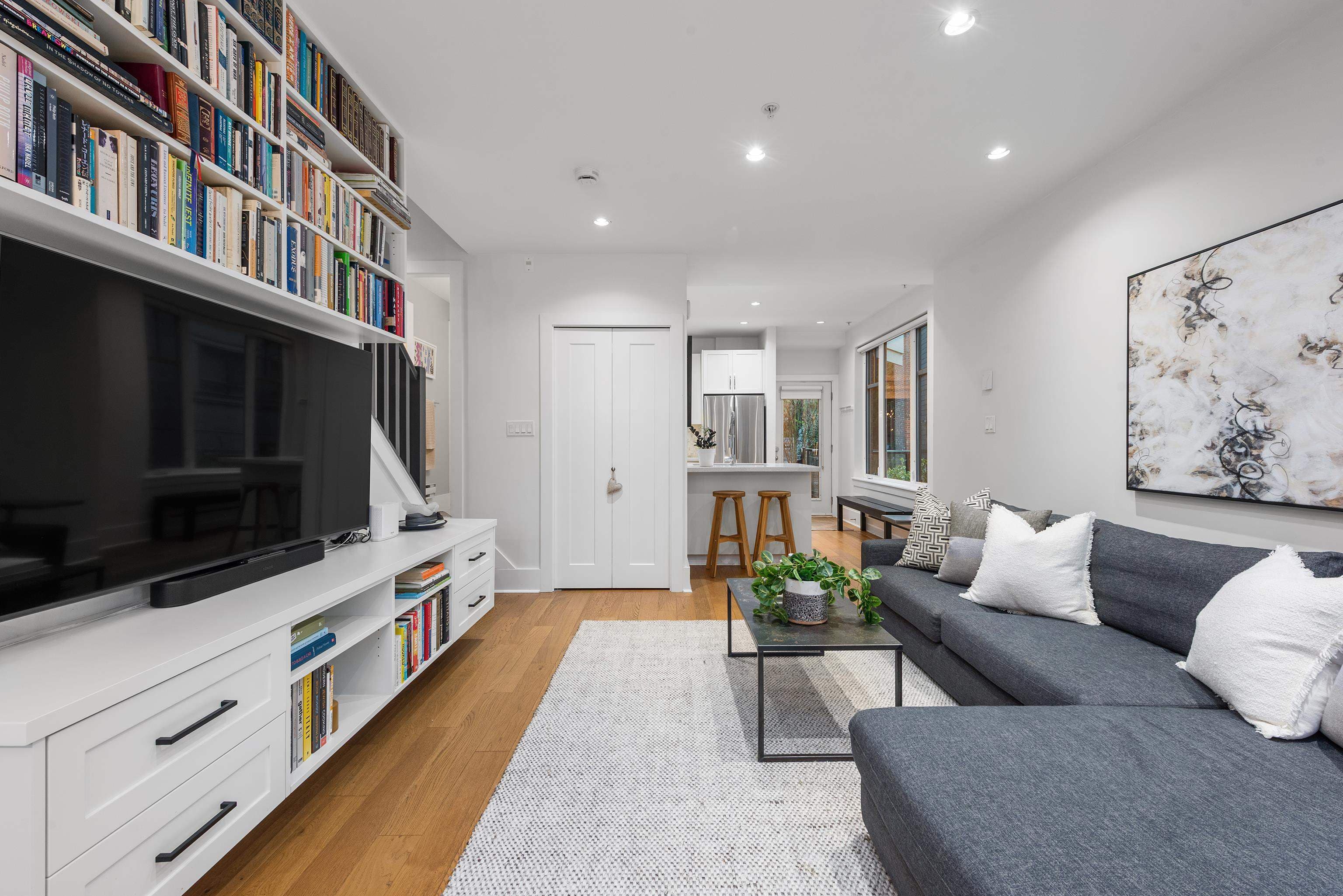 323 E 7th Avenue, Vancouver, V5T 1M9 — photo 3
