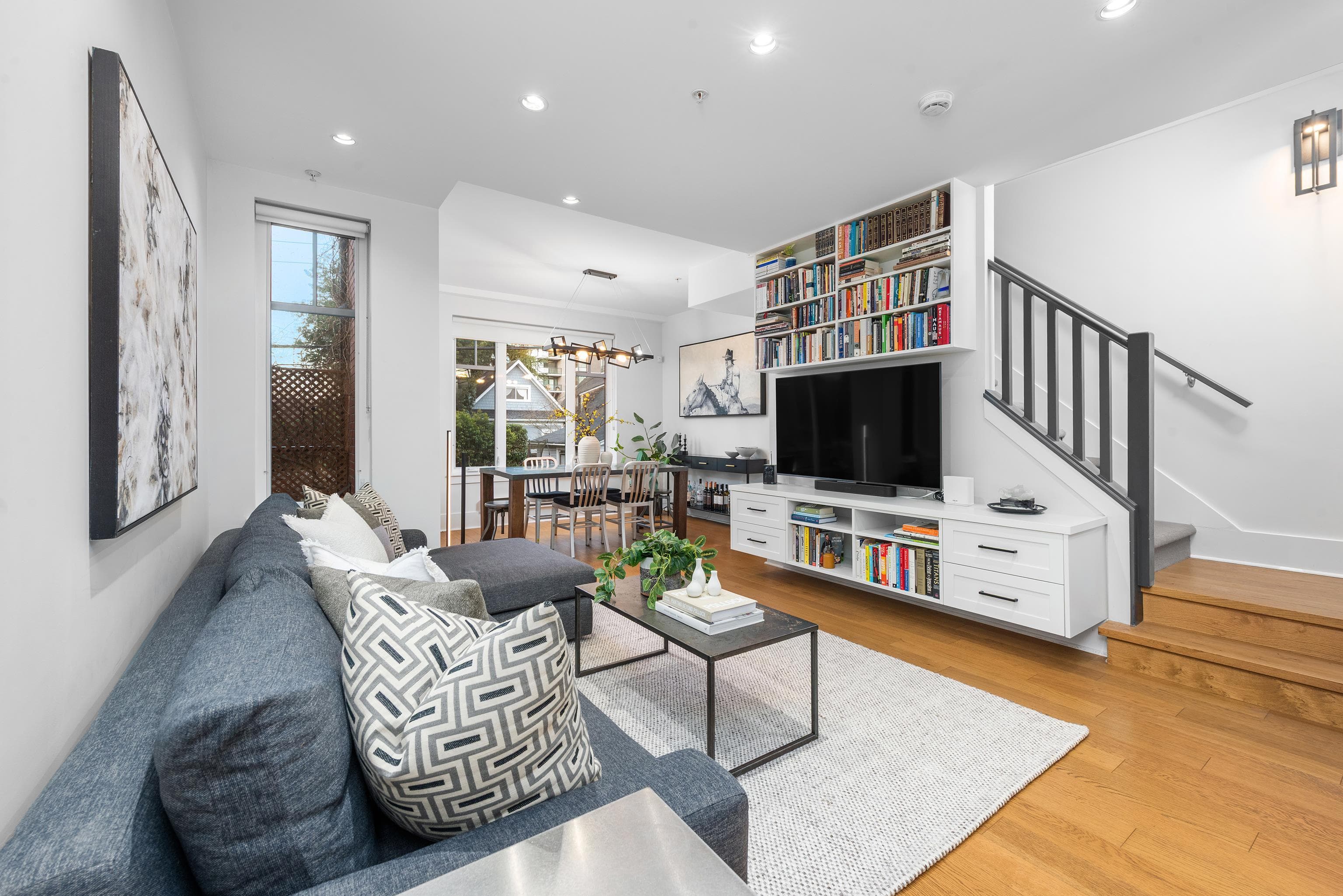 323 E 7th Avenue, Vancouver, V5T 1M9 — photo 1