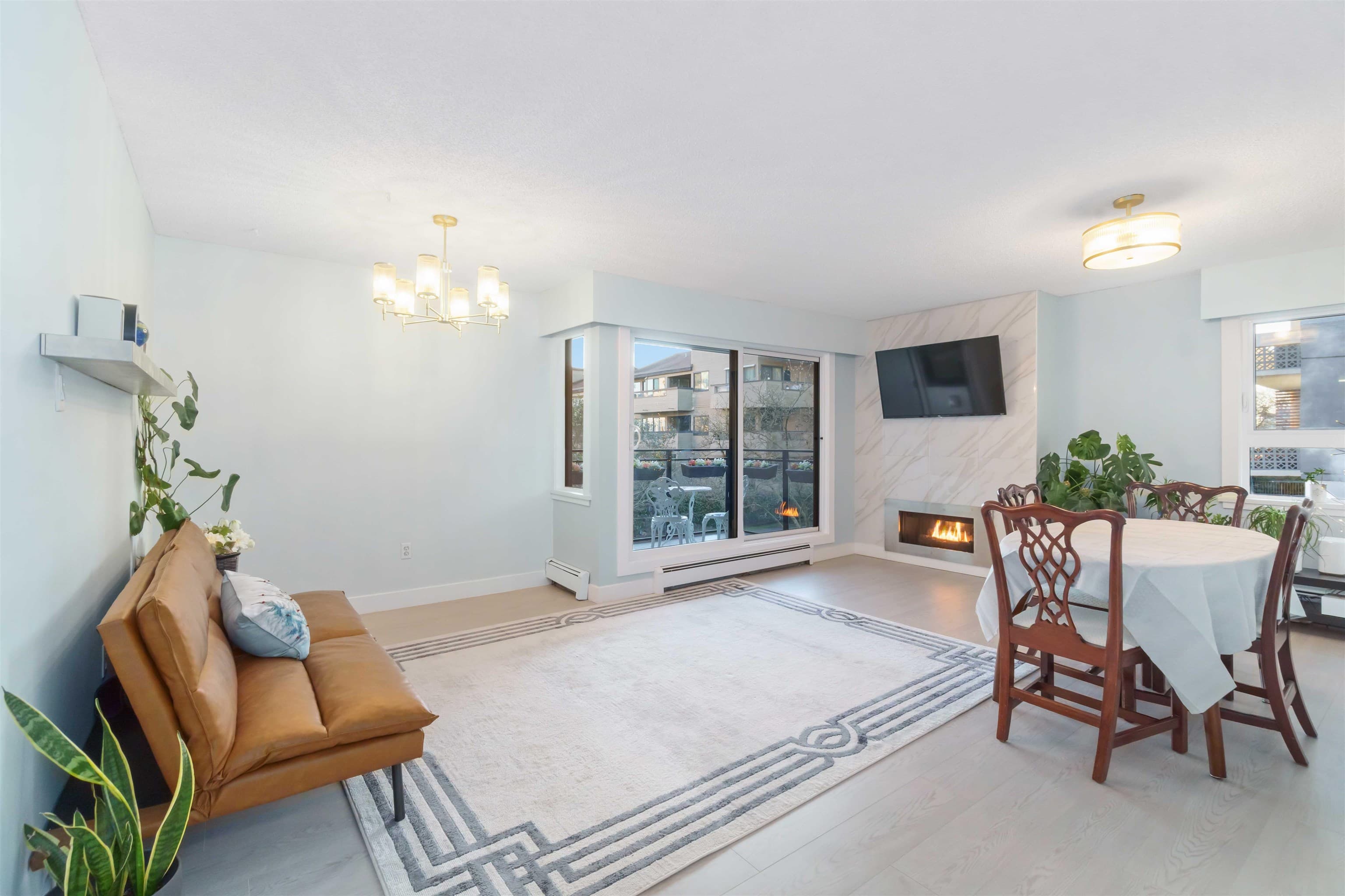 206 - 1340 Duchess Avenue, West Vancouver, V7T 1H6 — photo 2