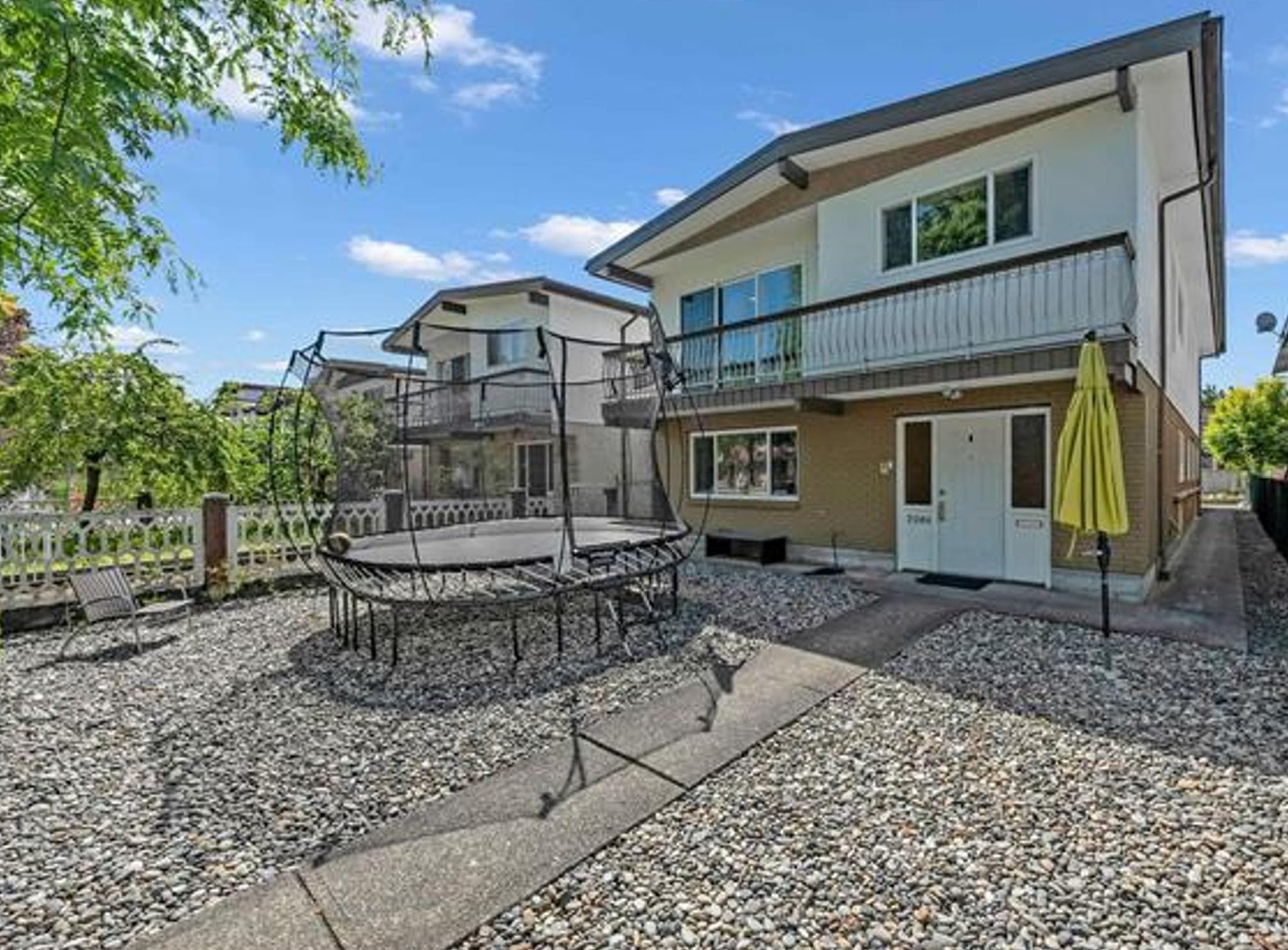 2086 E 40th Avenue, Vancouver, V5P 1J3 — photo 1