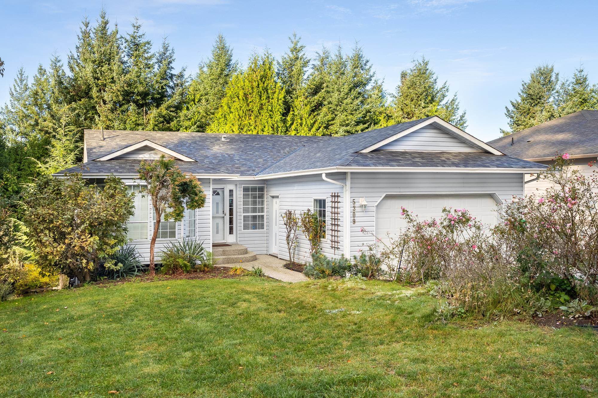 5309 Cedarview Place, Sechelt, V7Z 0C2 — photo 1