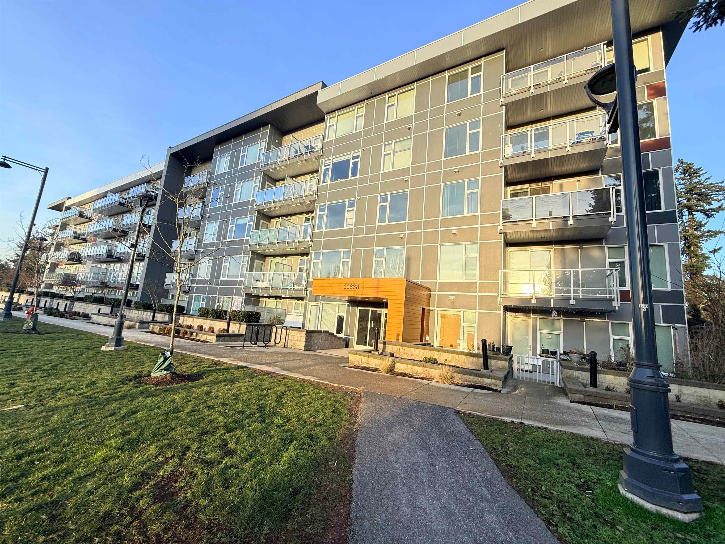 213 - 10838 Whalley Boulevard, Surrey