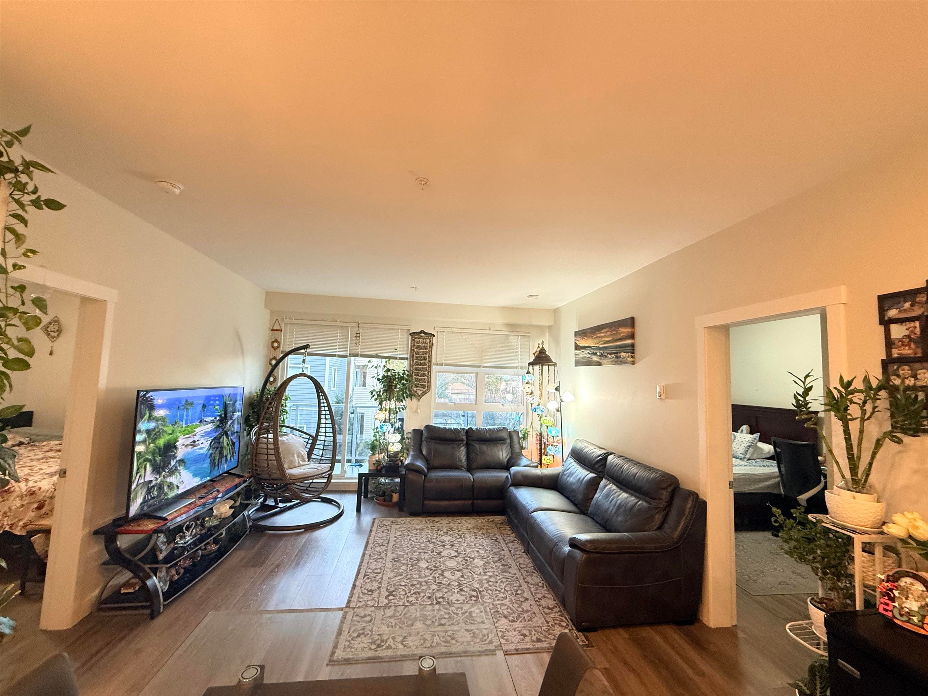 213 - 10838 Whalley Boulevard, Surrey, V3R 0G8 — photo 4