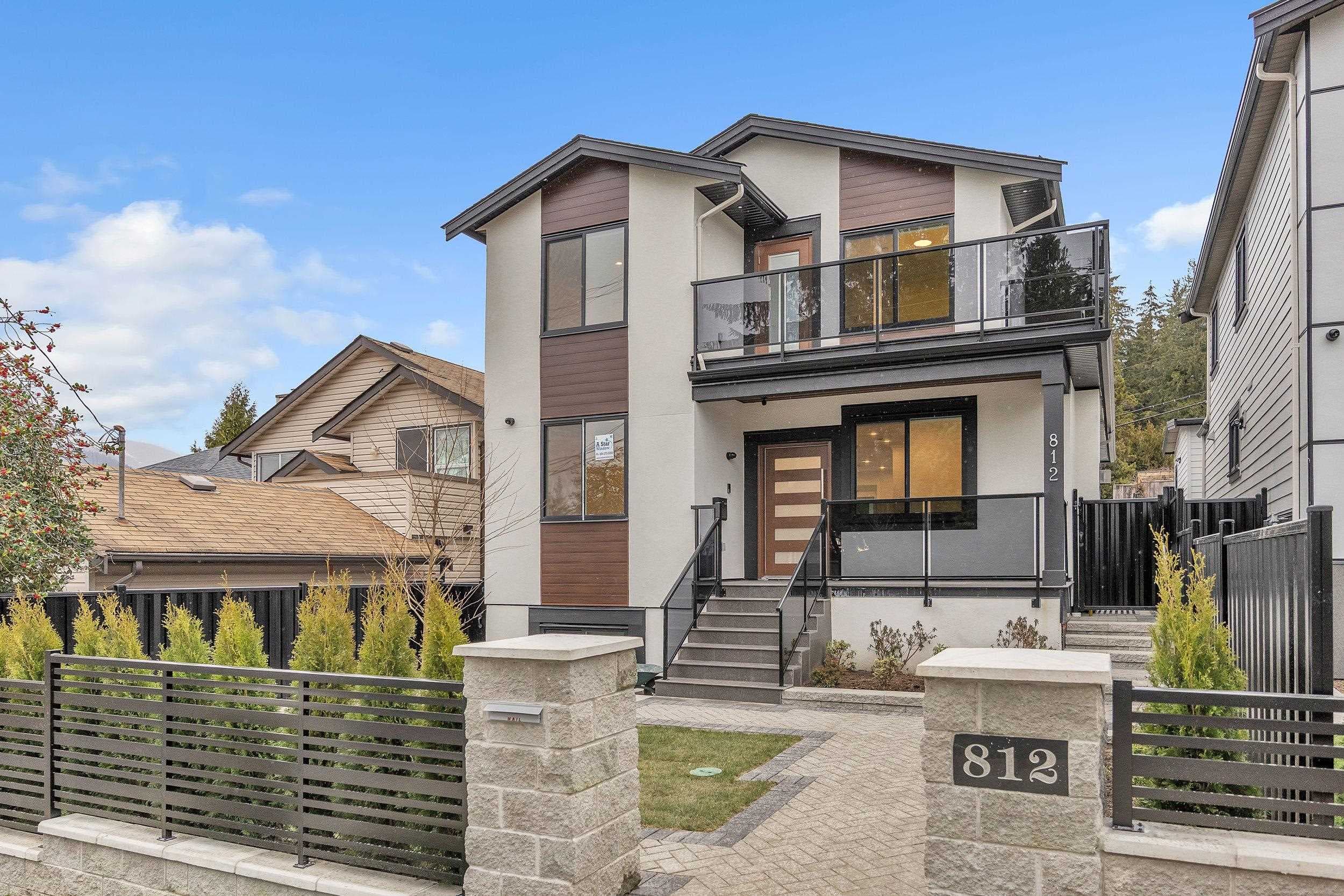 812 Montroyal Boulevard, North Vancouver