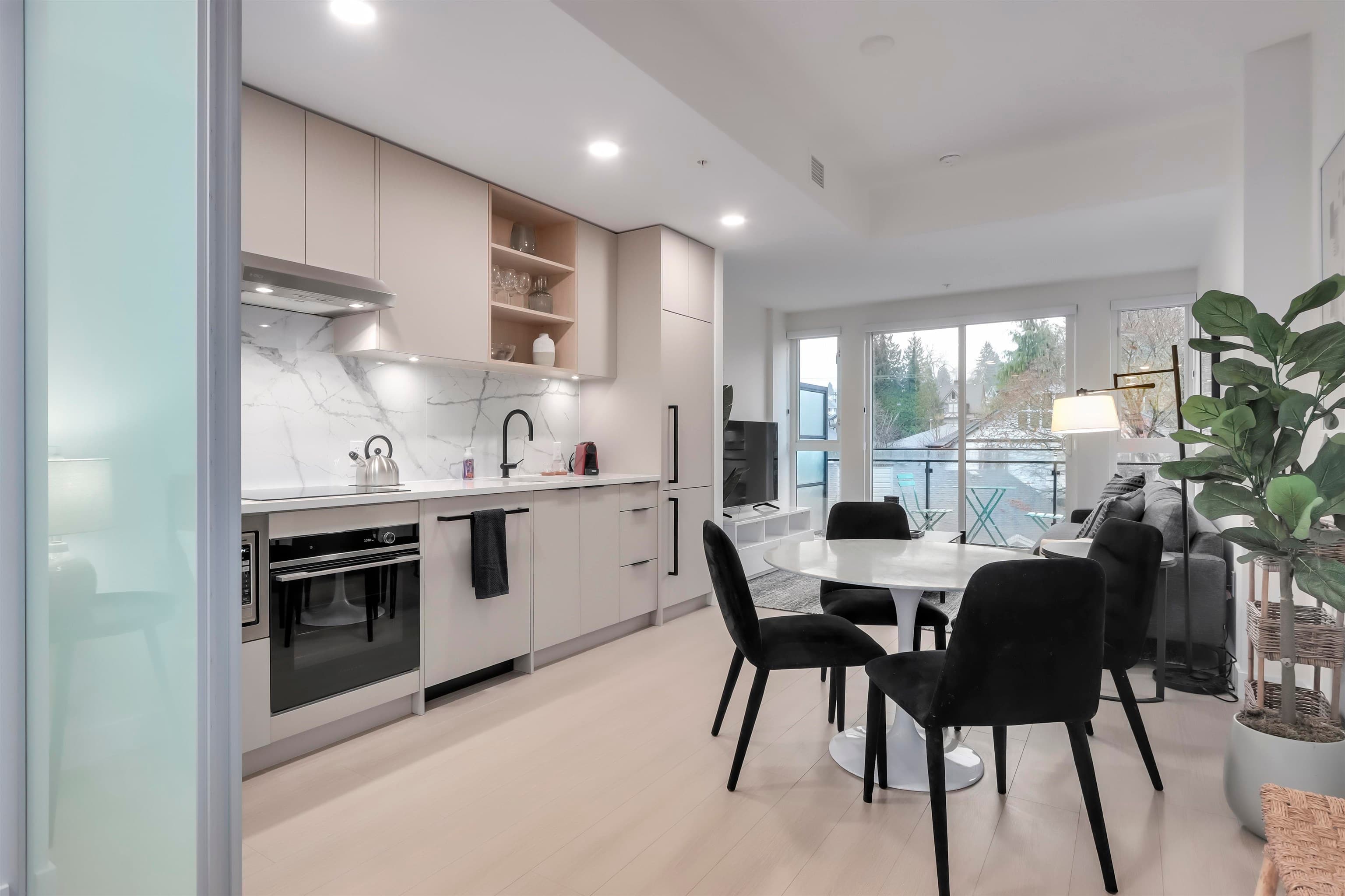 41* - 422 E 3rd Street, North Vancouver