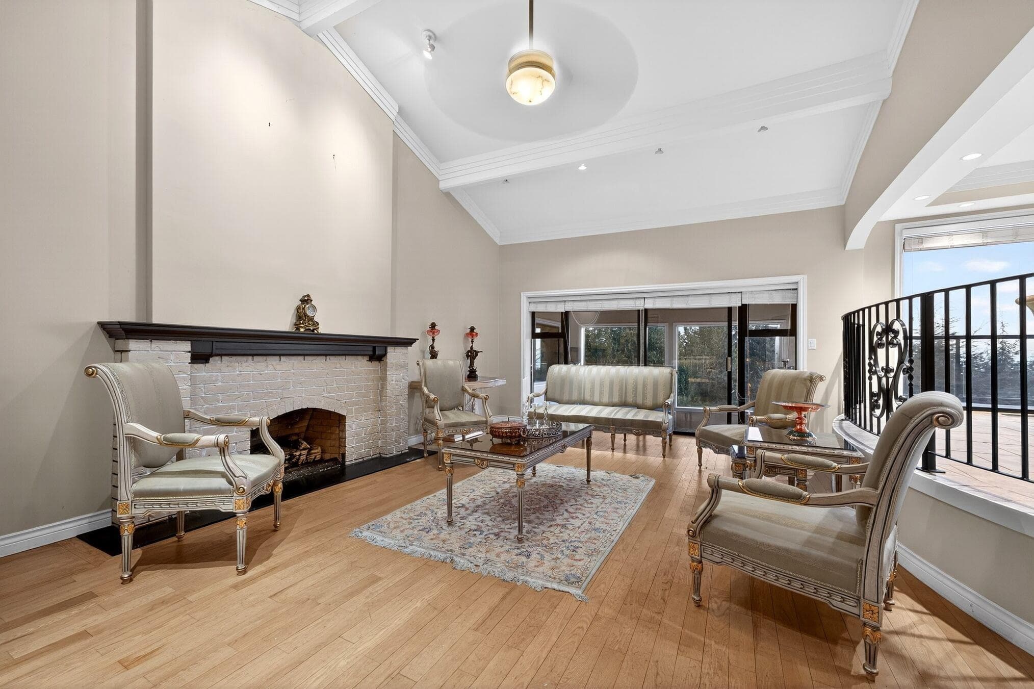 1375 Burnside Road, West Vancouver, V7S 2P6 — photo 3