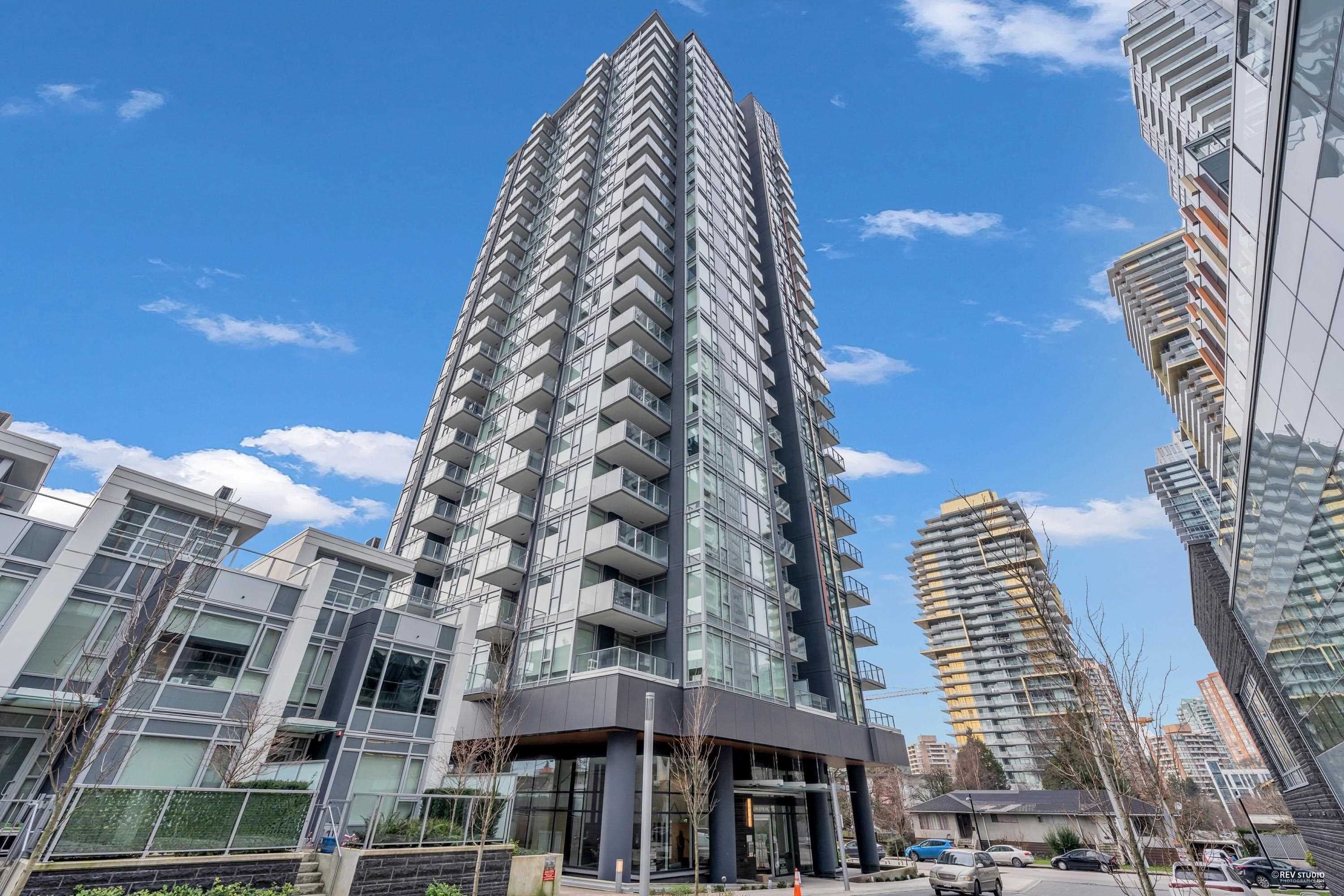 301 - 6398 Silver Avenue, Burnaby, V5H 0K7 — photo 2