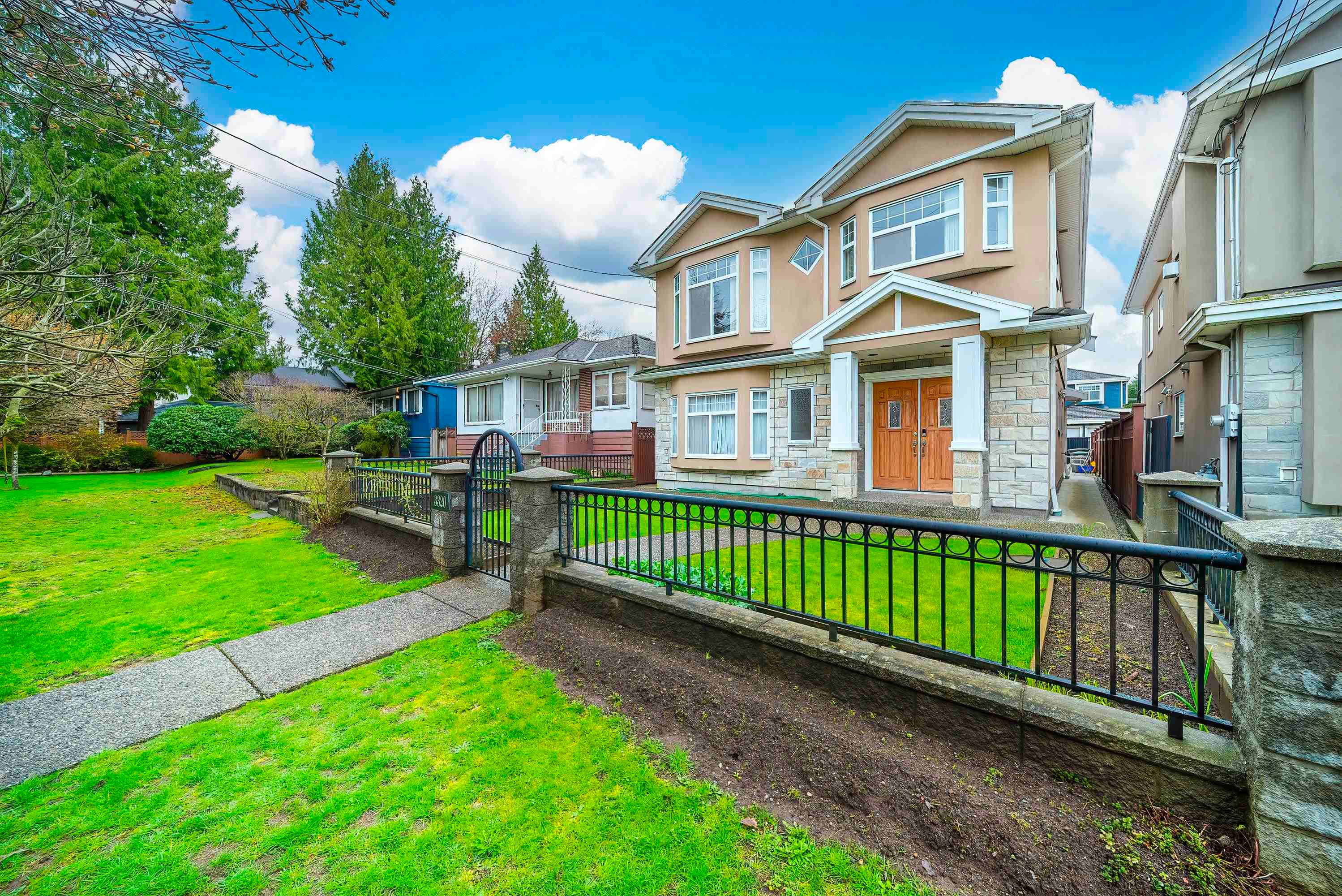 3320 E 43rd Avenue, Vancouver