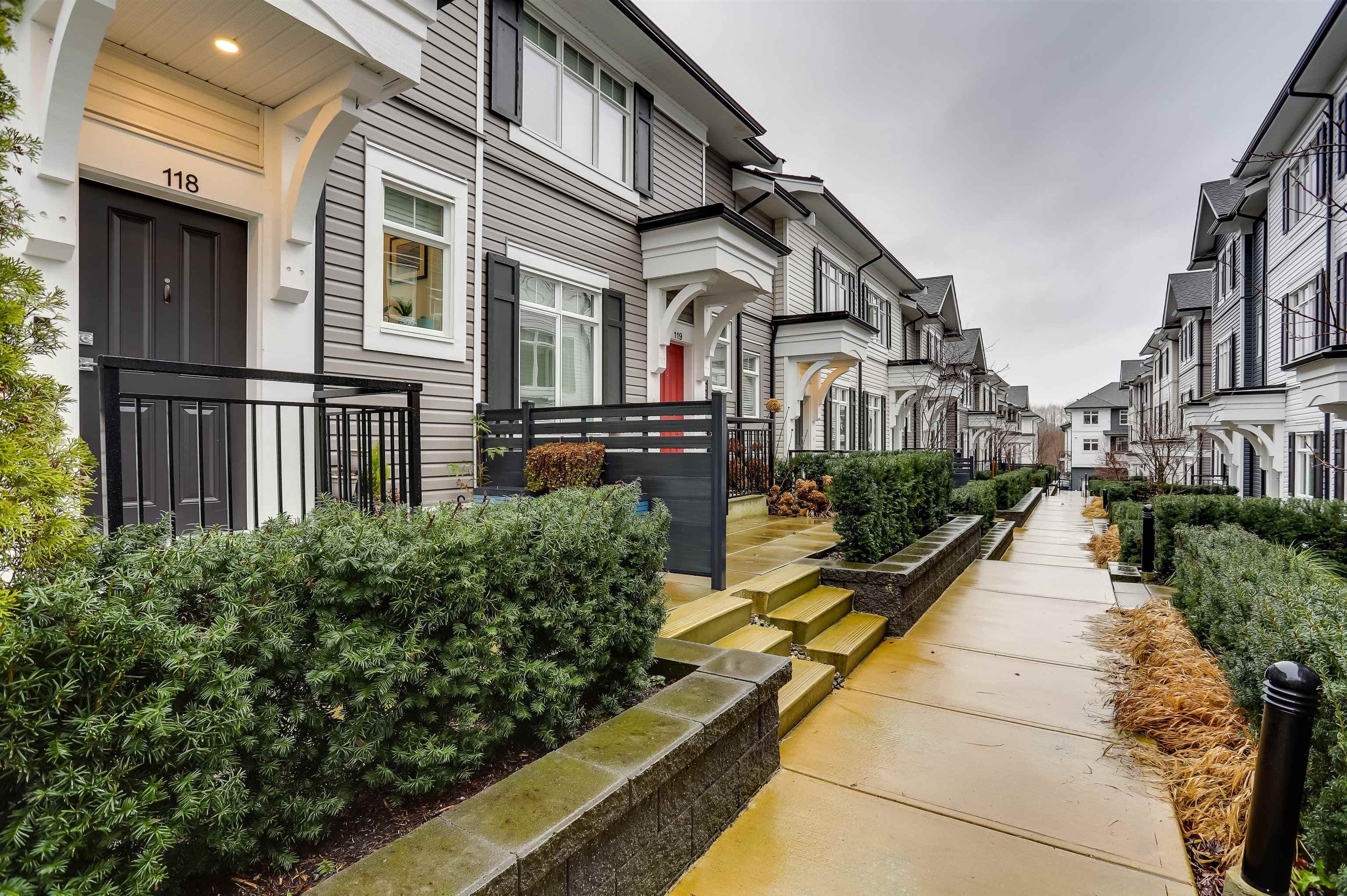 118 - 2070 Oak Meadows Drive, Surrey, V3Z 1J1 — photo 2