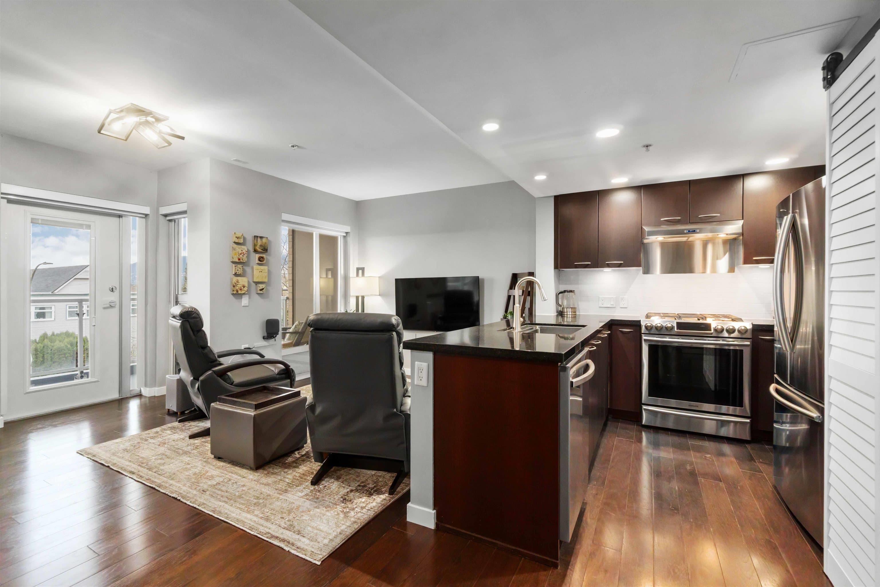 213 - 1288 Chesterfield Avenue, North Vancouver, V7M 0B1 — photo 4