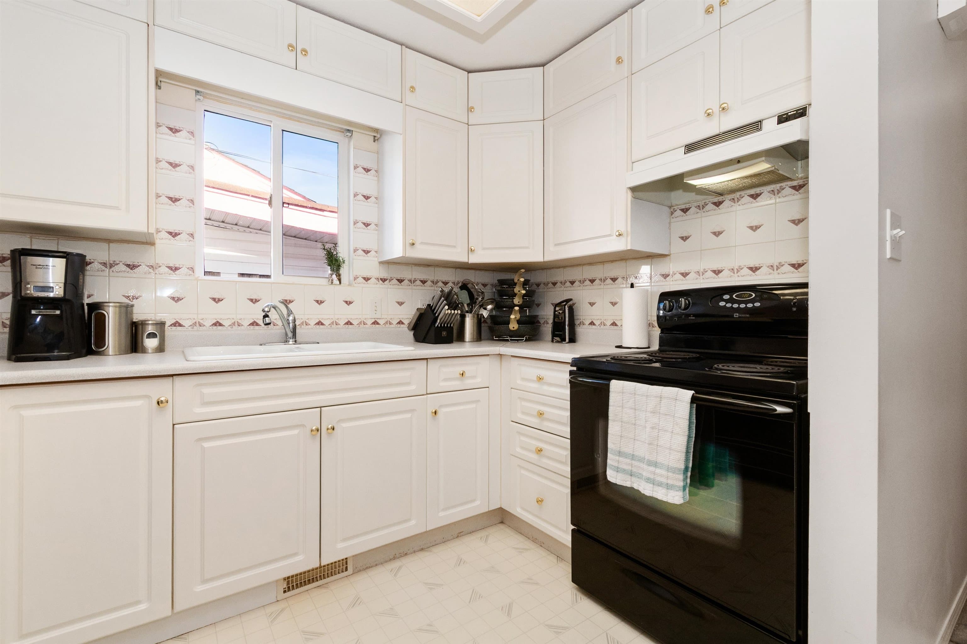 480 Coquihalla Street, Hope, V0X 1L0 — photo 5